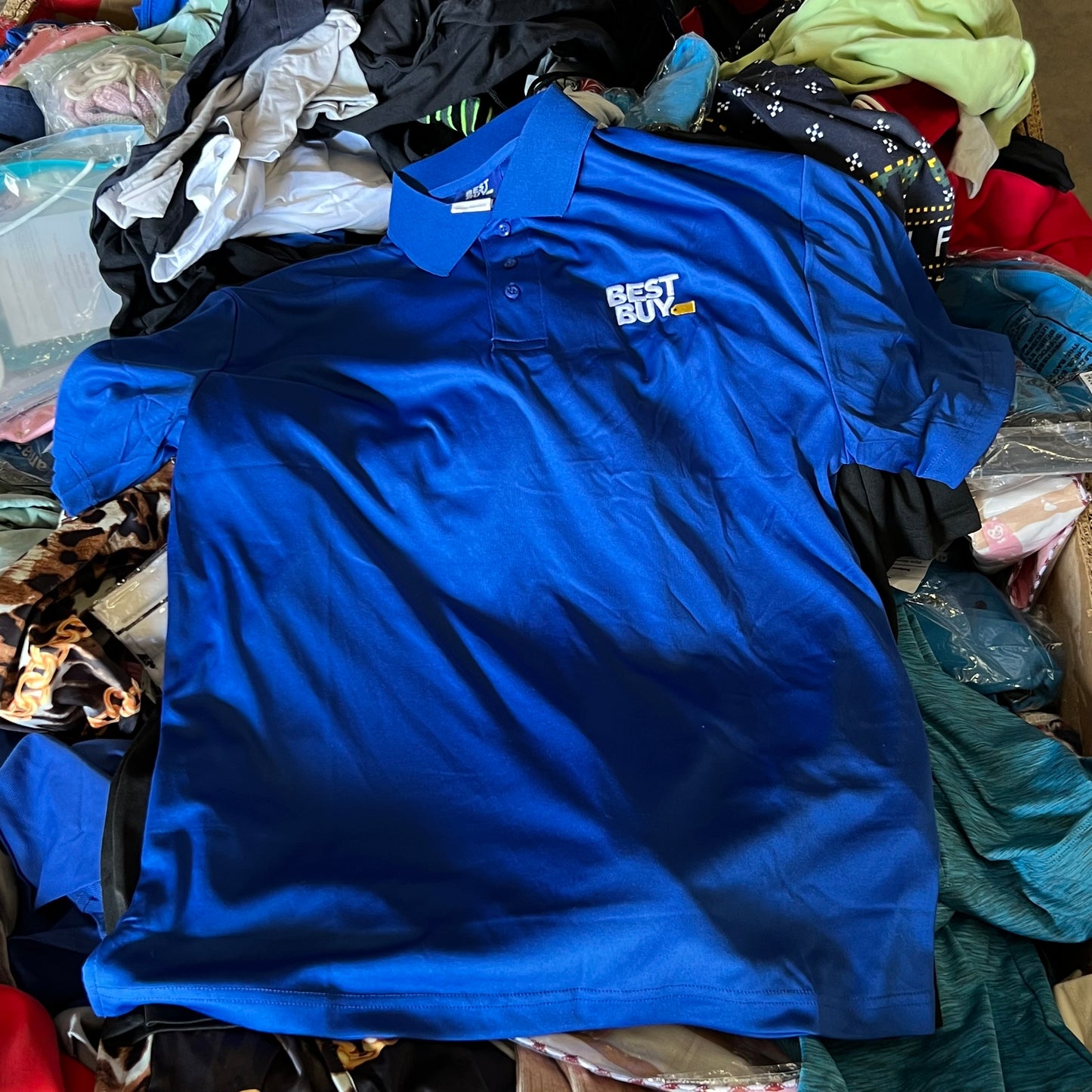 ZA@ Pallet of MIXED Men’s, Women’s, & Chidren’s Clothing (AS-IS)