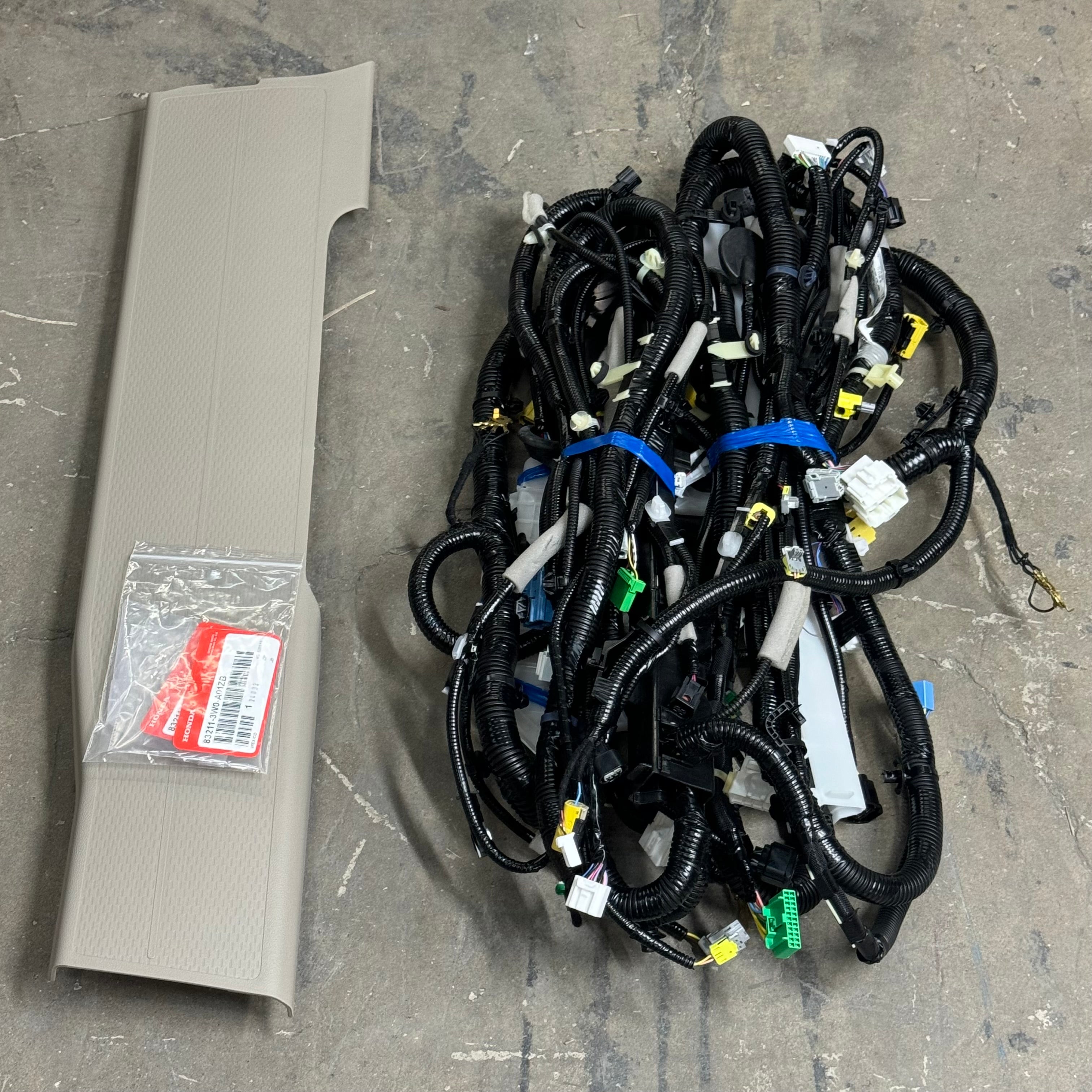 HONDA Wiring Harness 83211-3W0-A01ZB 84211-TK8-A01ZC 32107-TVC-A10