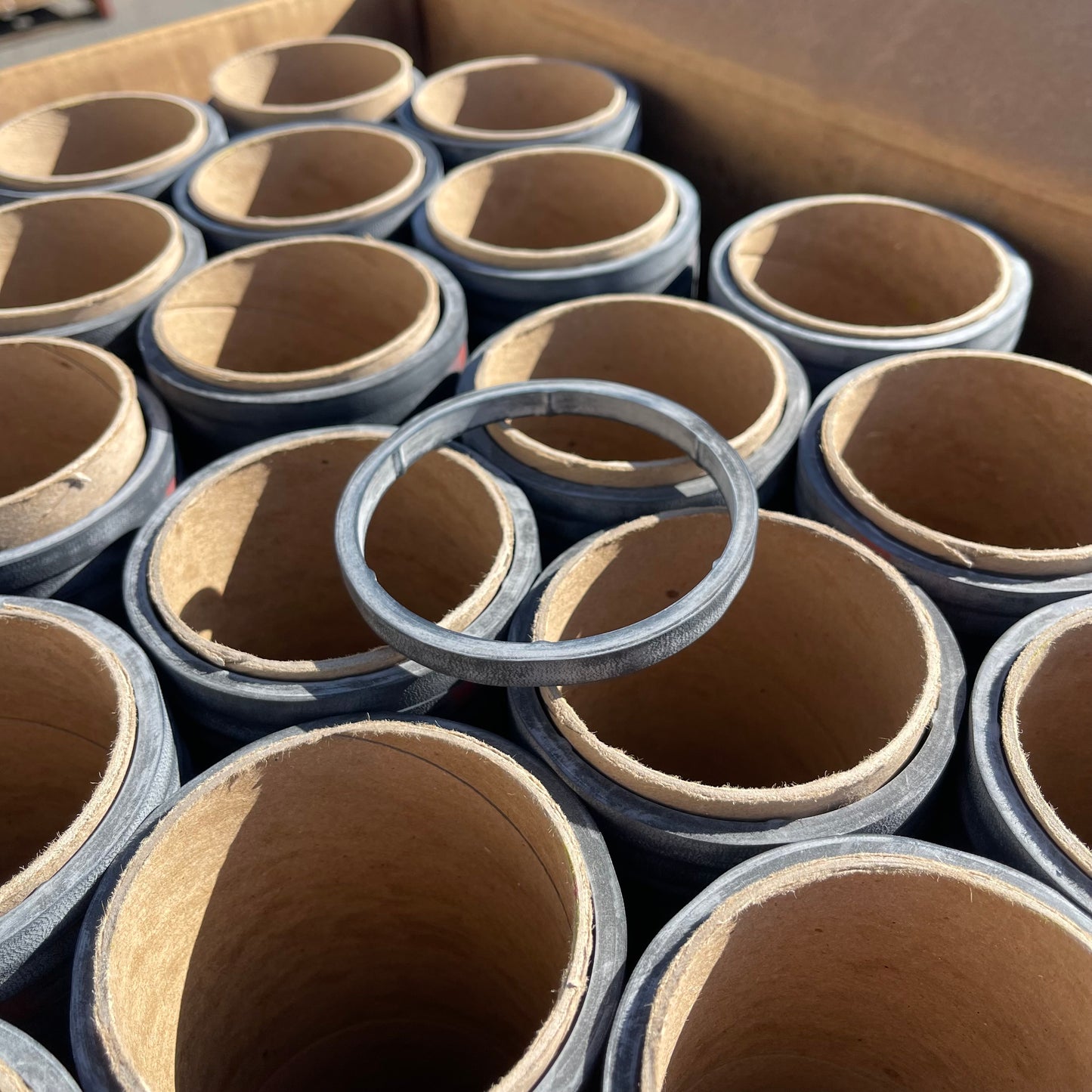 ZA@ Pallet of JASPER RUBBER Round Gaskets 3.5” Dia 002631268 (AS-IS)(A)