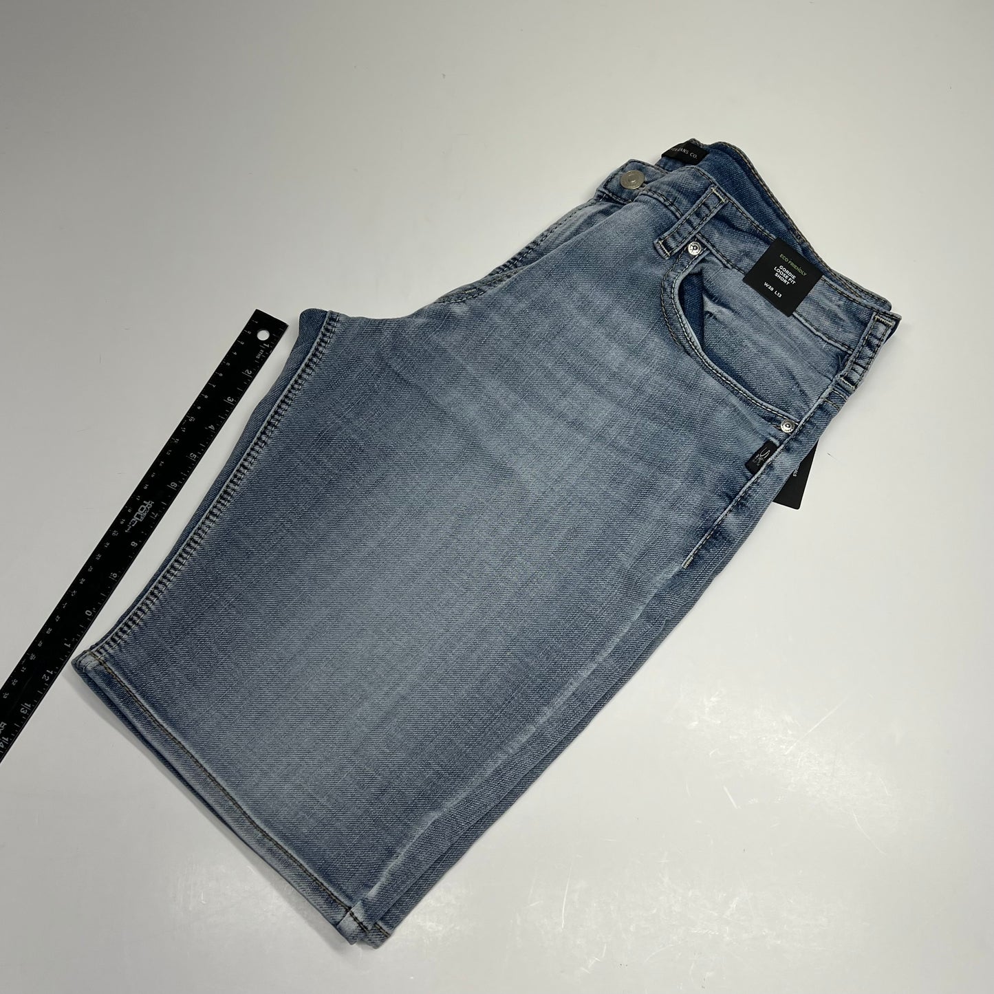 SILVER JEANS CO Gordie Loose Fit Short Eco Friendly Women's Sz 38/13 Indigo