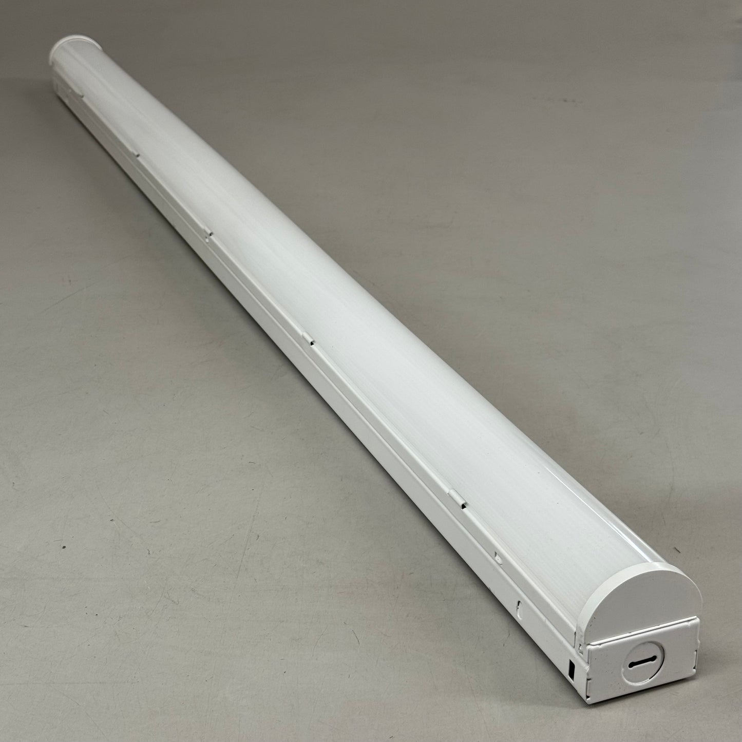 METALUX (1) Slstp Selectable Cct and Lumen Led Striplight 2/4/55l 35/4/5k Unv Dim 4 ft.  4SLSTPSLC-UNV