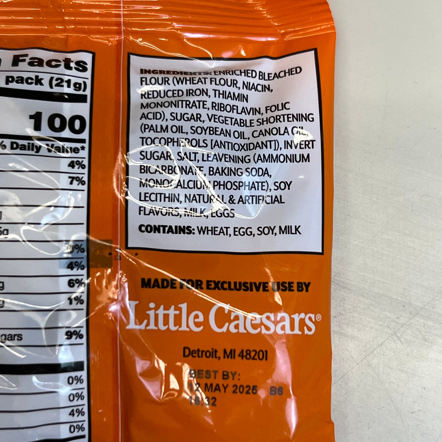 ZA@ LITTLE CAESARS Box of 300 Pack Cookies 0.75oz BB 05/25 (New)(Box distressed)