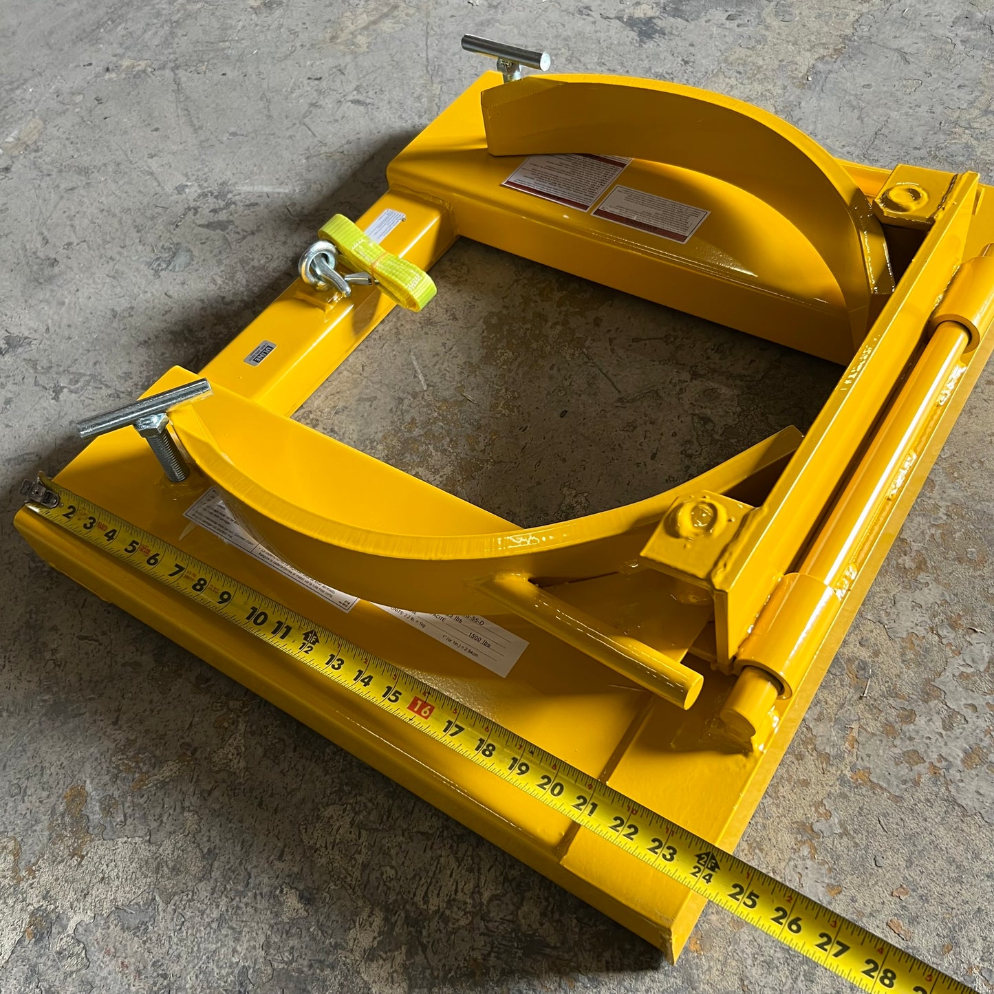ULINE Single Drum Grabber Attachment for Forklift 55 Gal./1500 Lbs Capacity H-1843