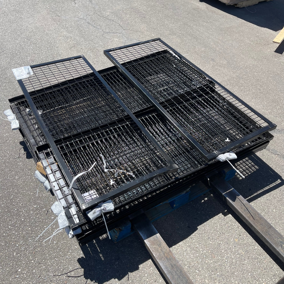 SAF-T-FENCE Wire Mesh Partition Extension Panels 58"x24" Black SAF-5824 (Good)