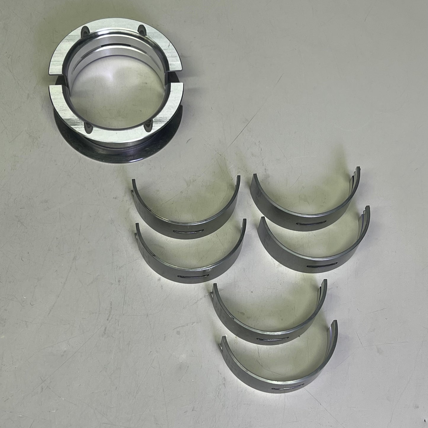 MAHLE Clevite AL-Series Crankshaft Main Bearings Set Made In USA MS-1983A-10