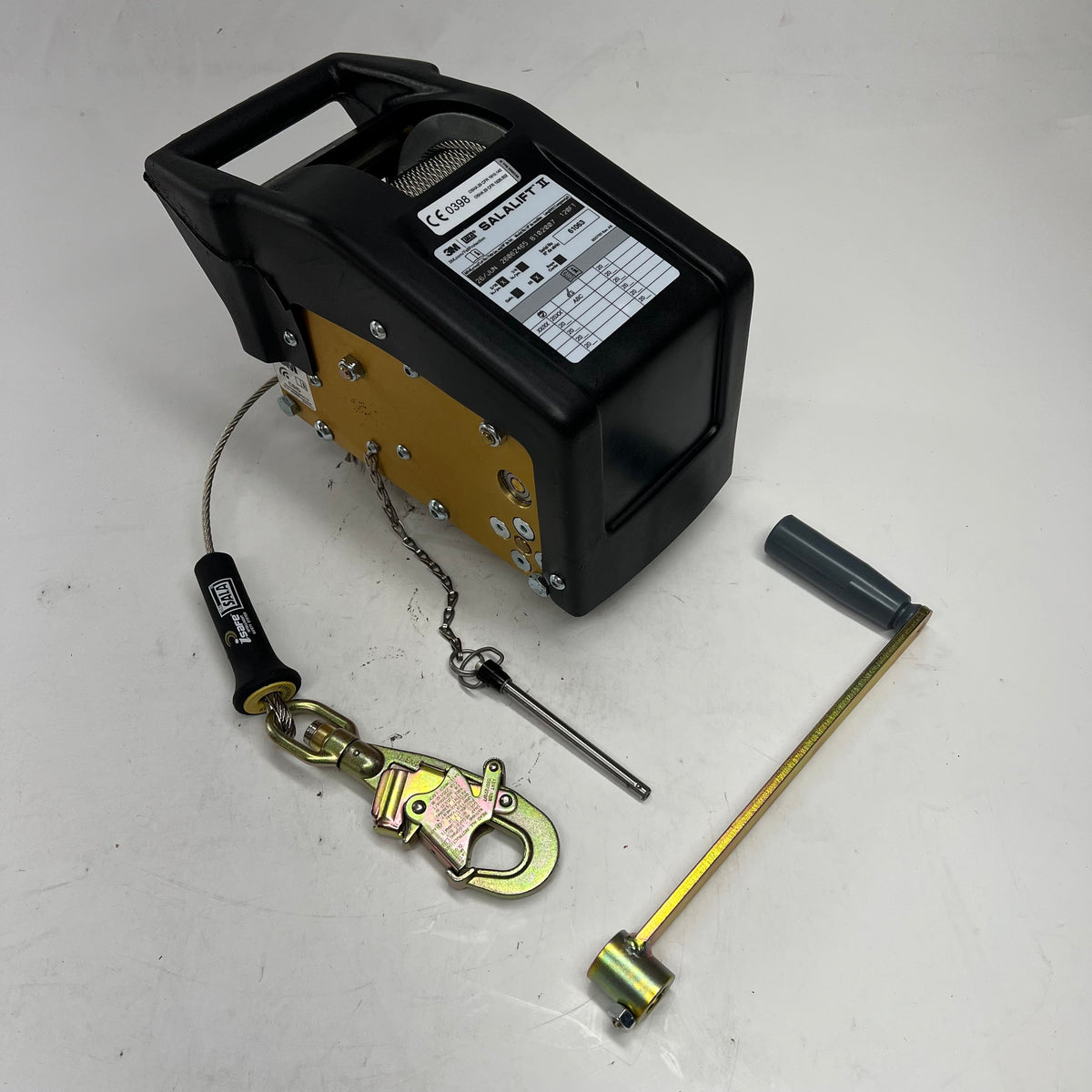 3M Salalift Ii Winch Confined Space Rescue  6:1 gear ratio 120' Length 8102007