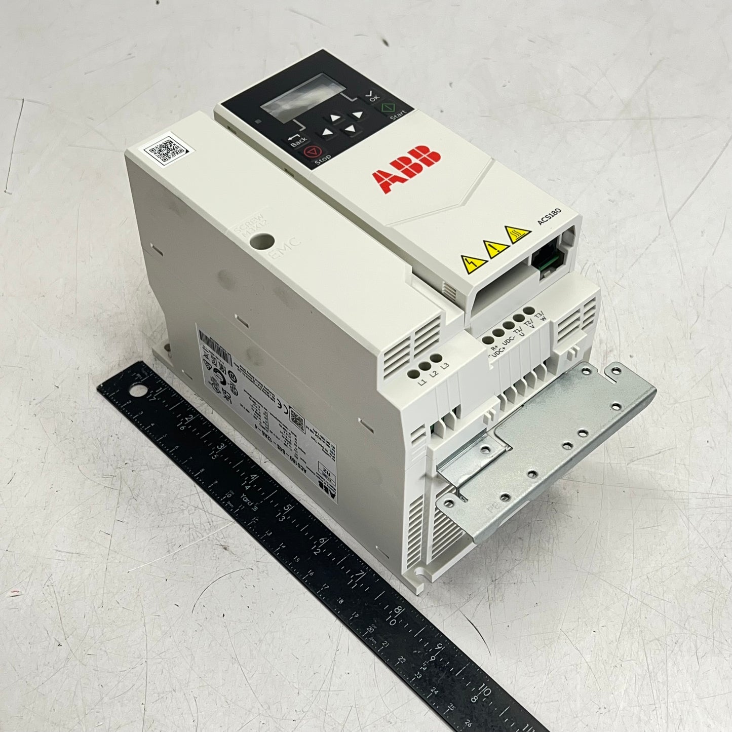 ABB Lv Ac Machinery Drive Module Iec 5.5W 12.6A 400 V White ACS180-04S-12A6-4
