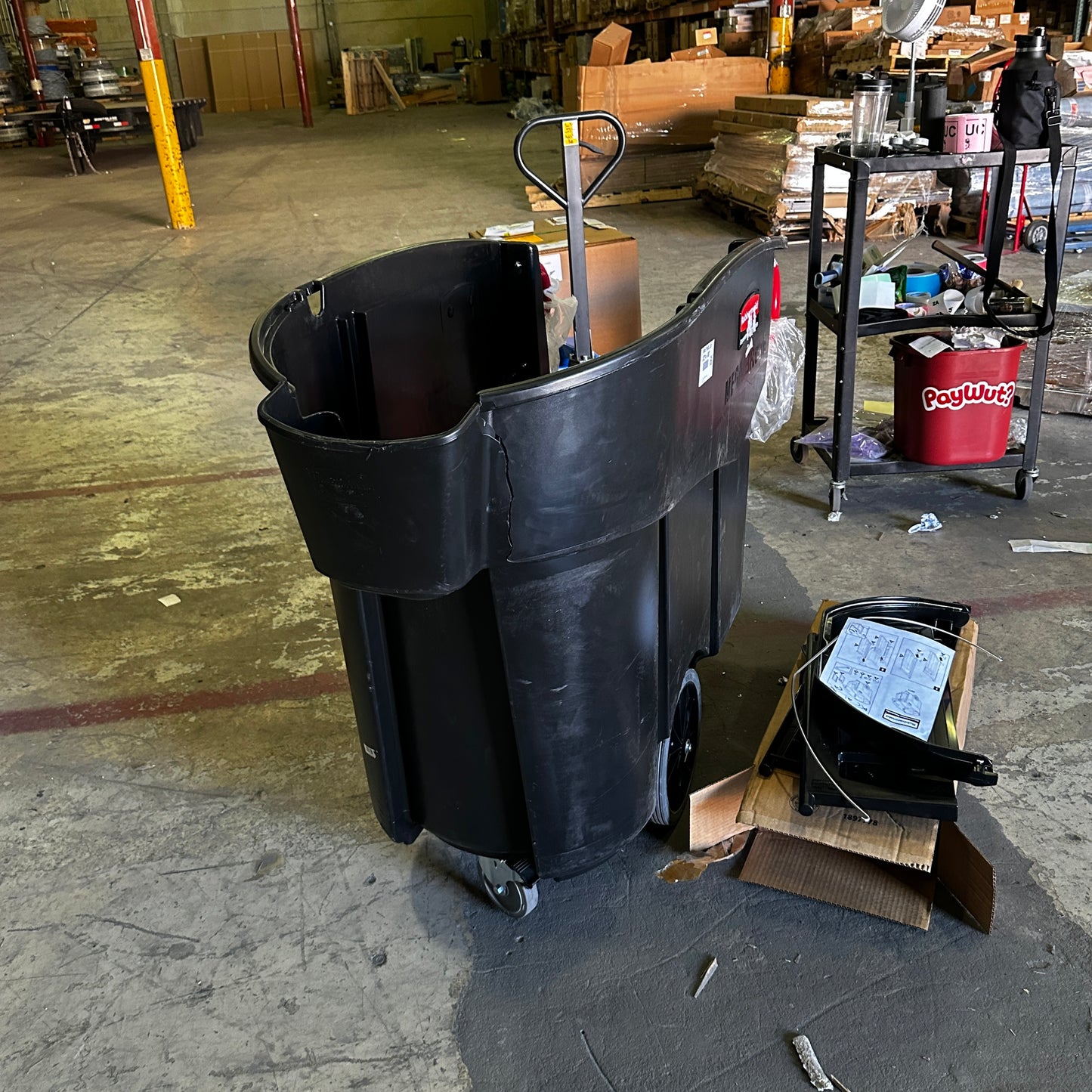 RUBBERMAID Commercial Mega Brute Mobile Waste Collector Damaged