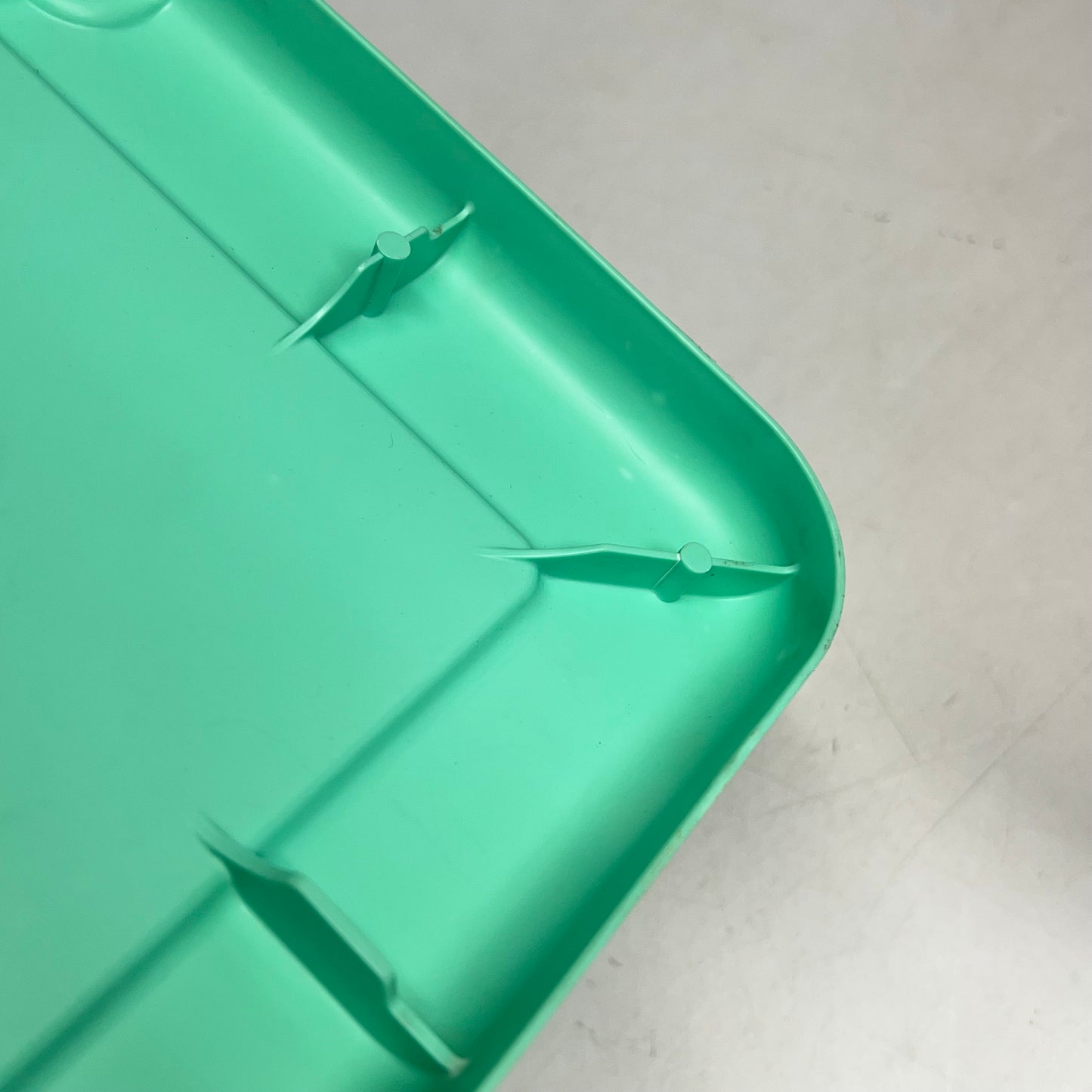 ZA@ ROOM ESSENTIALS Snap Lid Storage Containers 66qt Teal/Clear (Used)