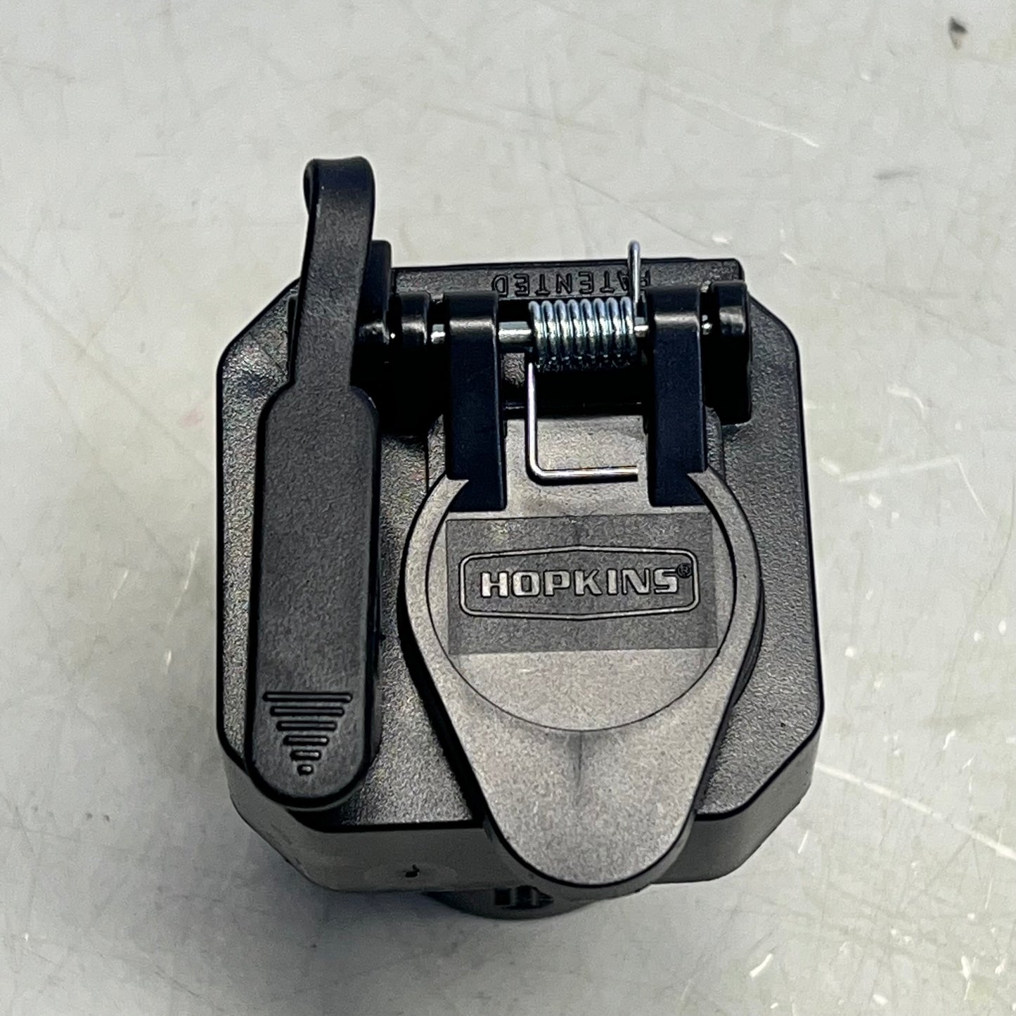 HOPKINS Multi-tow 7 Blade To 6 Round & 4 Flat Adapter (CP Electric Brake) 47575