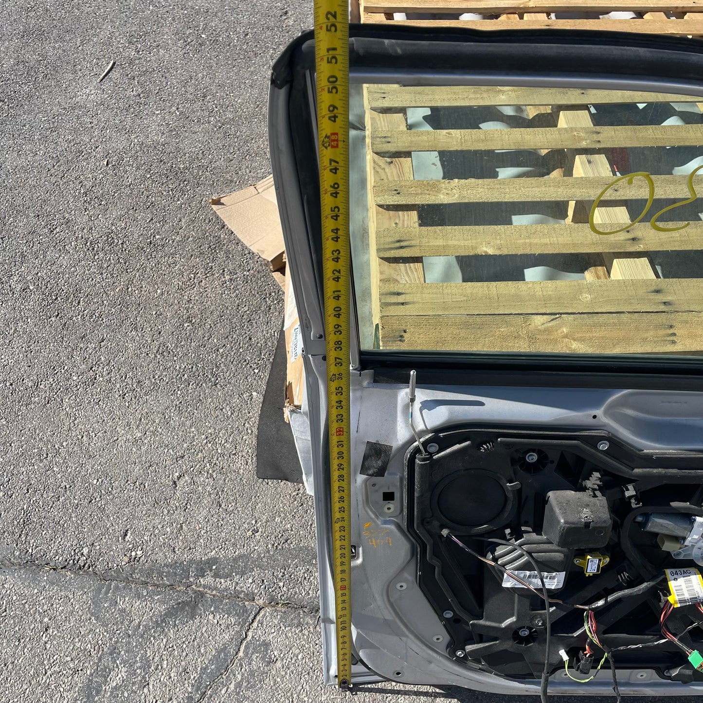 ZA@ DODGE Left Front Door for Grand Caravan 2012 Silver (AS-IS)