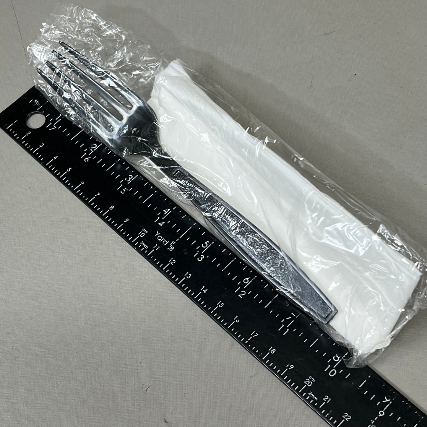 ZA@ NORTH COAST (500 PACK) Heavy Weight Polystyrene Individually Packaged Forks w/ 2-Ply Napkin Black As-is