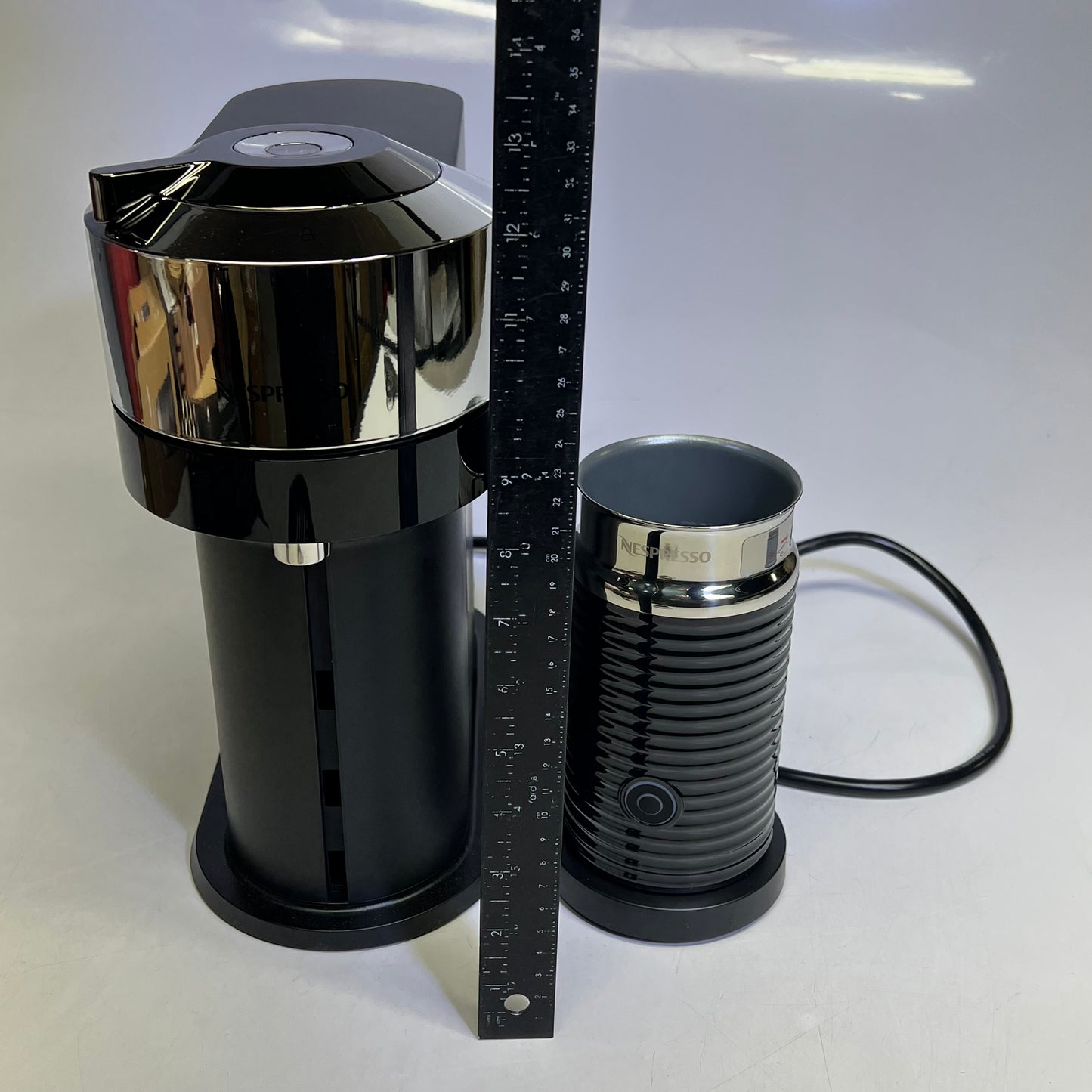 NESPRESSO Ultra Quiet Vertuo Next By De'longhi Coffee Kit Black/Silver ENV120CAE