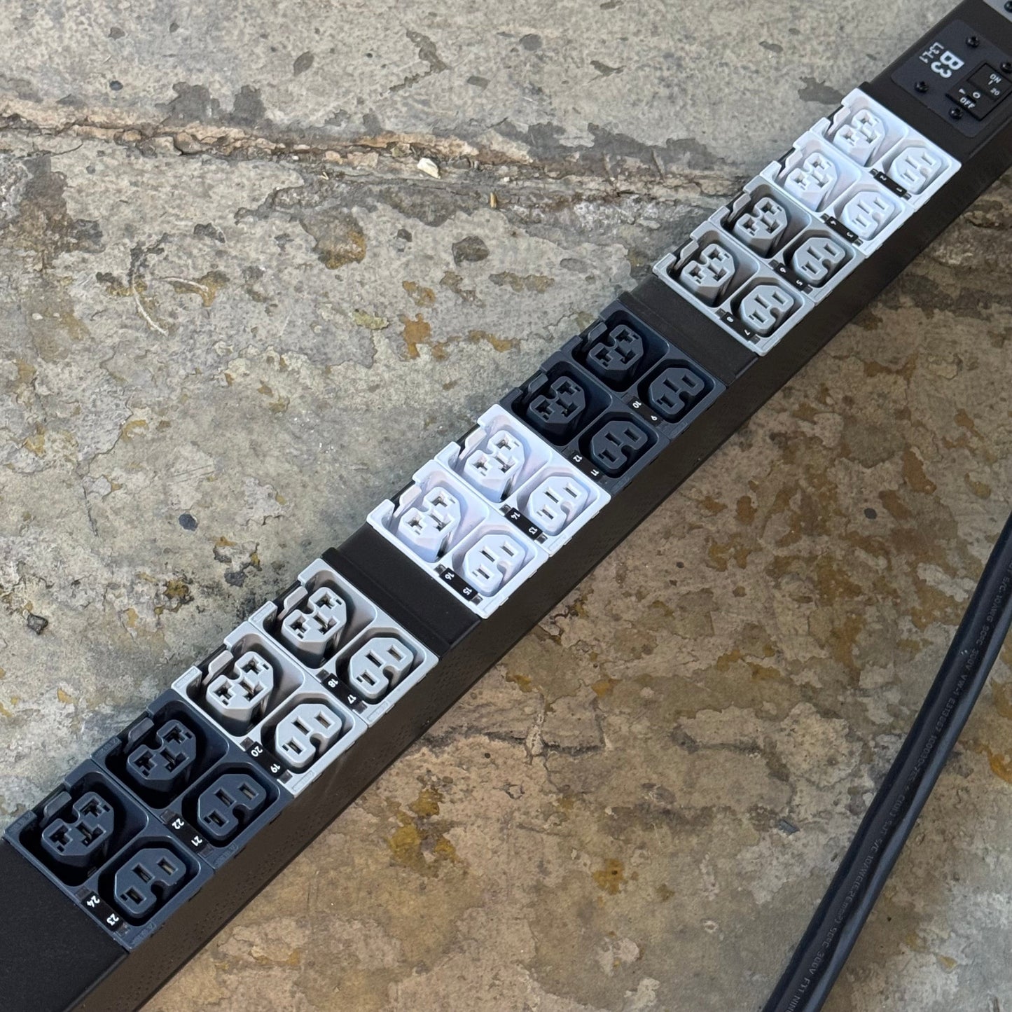 APC Power Distribution Units Input 200-240Vac Delta 24A/ SE24024SMBO-0062-C