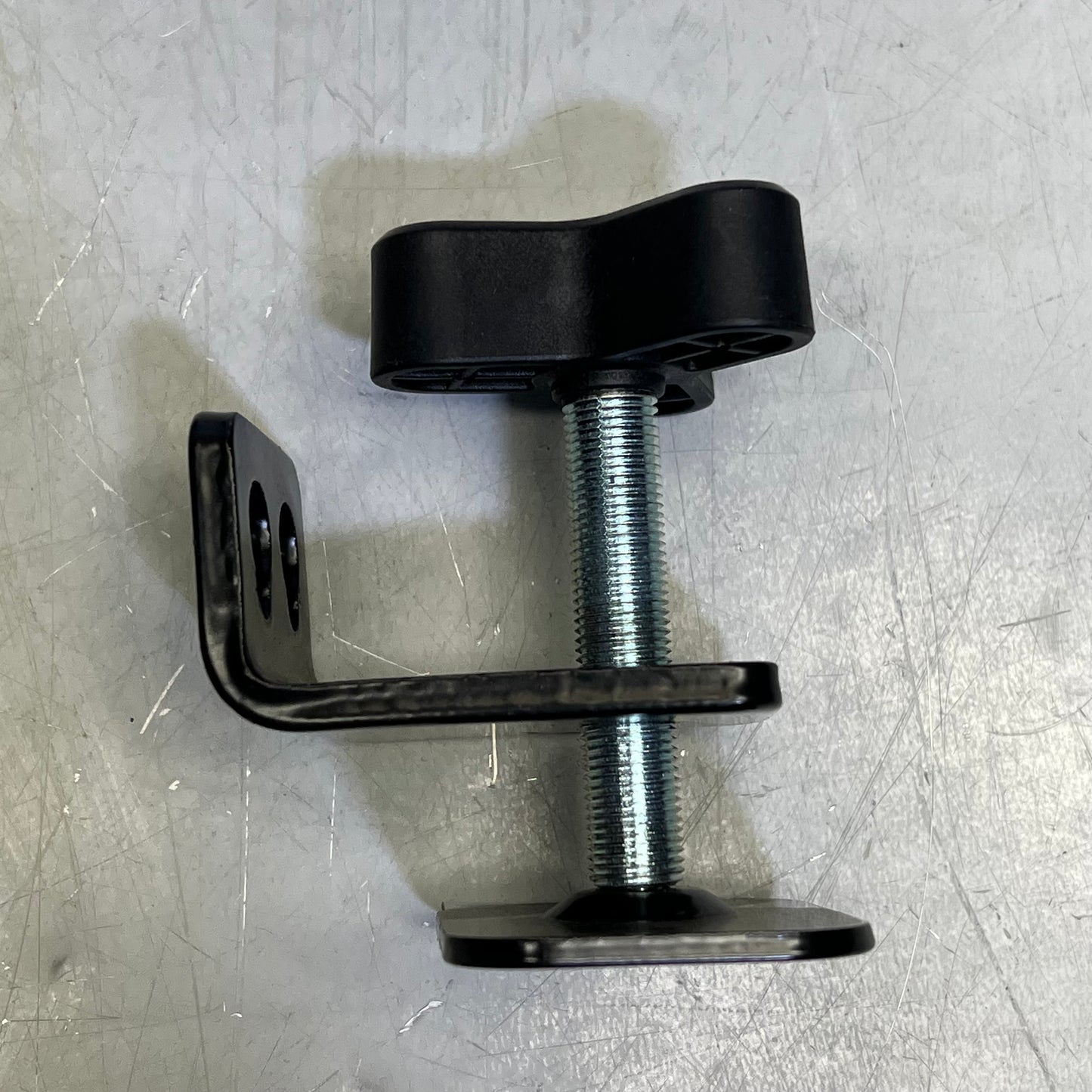 ZA@ CHEIF Monitor Arm Mount Fits 10-32" Screens 15lb Per Screen DMA2B (No Hardware) Arms Don't Close