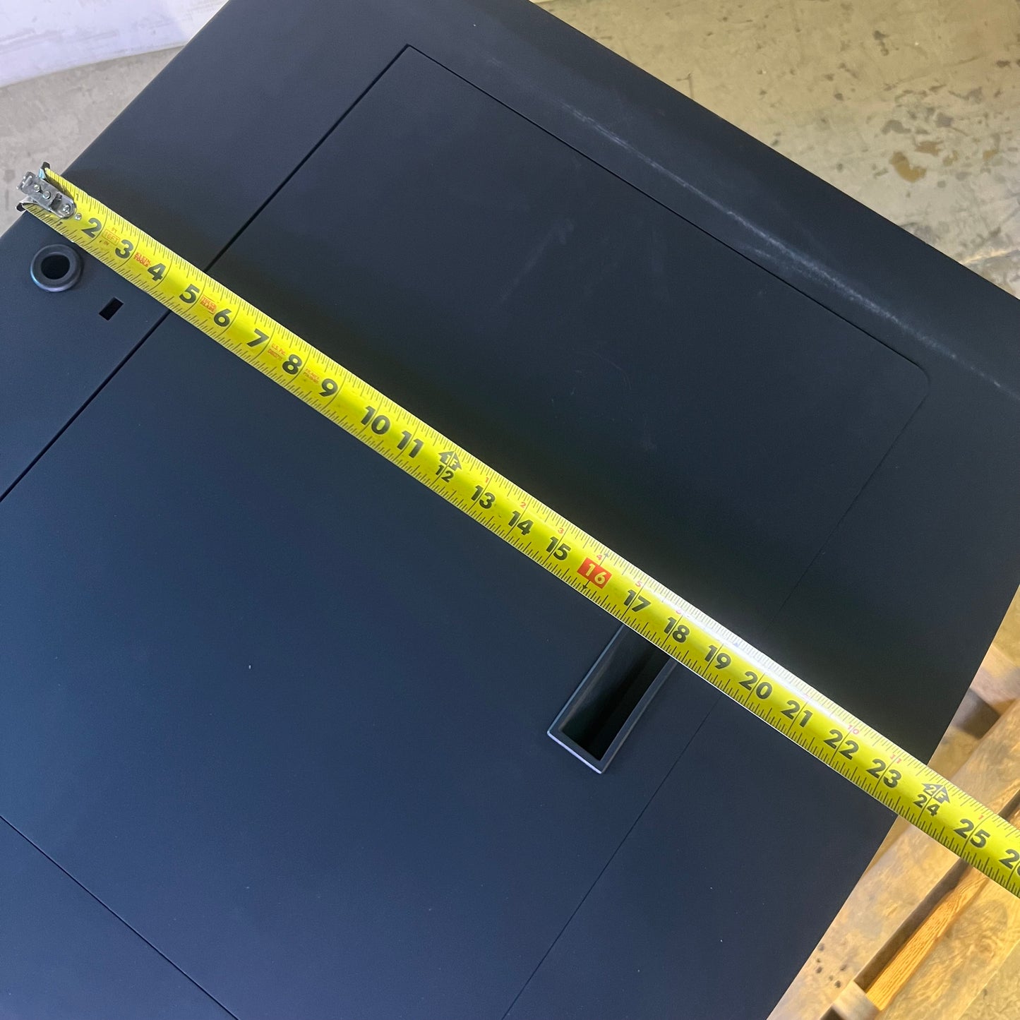 ZA@ Pallet of STOVE COMPANY 2200 sq. ft. Pedestal Pallet Stove 90 Lbs, Hopper Wi-fi US5517-W