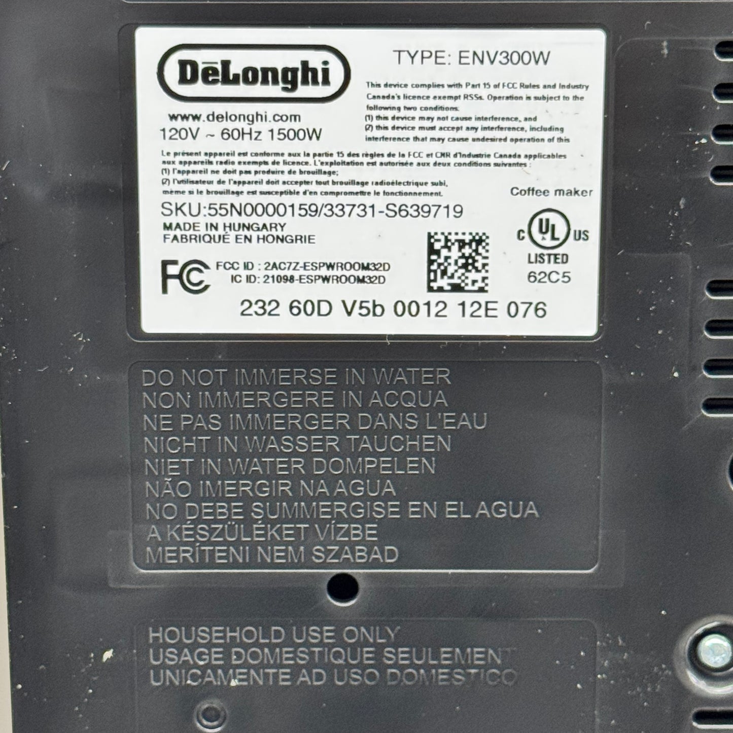 NESPESSO Vertuo Lattissima One-Touch Coffee Maker & Frother Matte White & Gloss