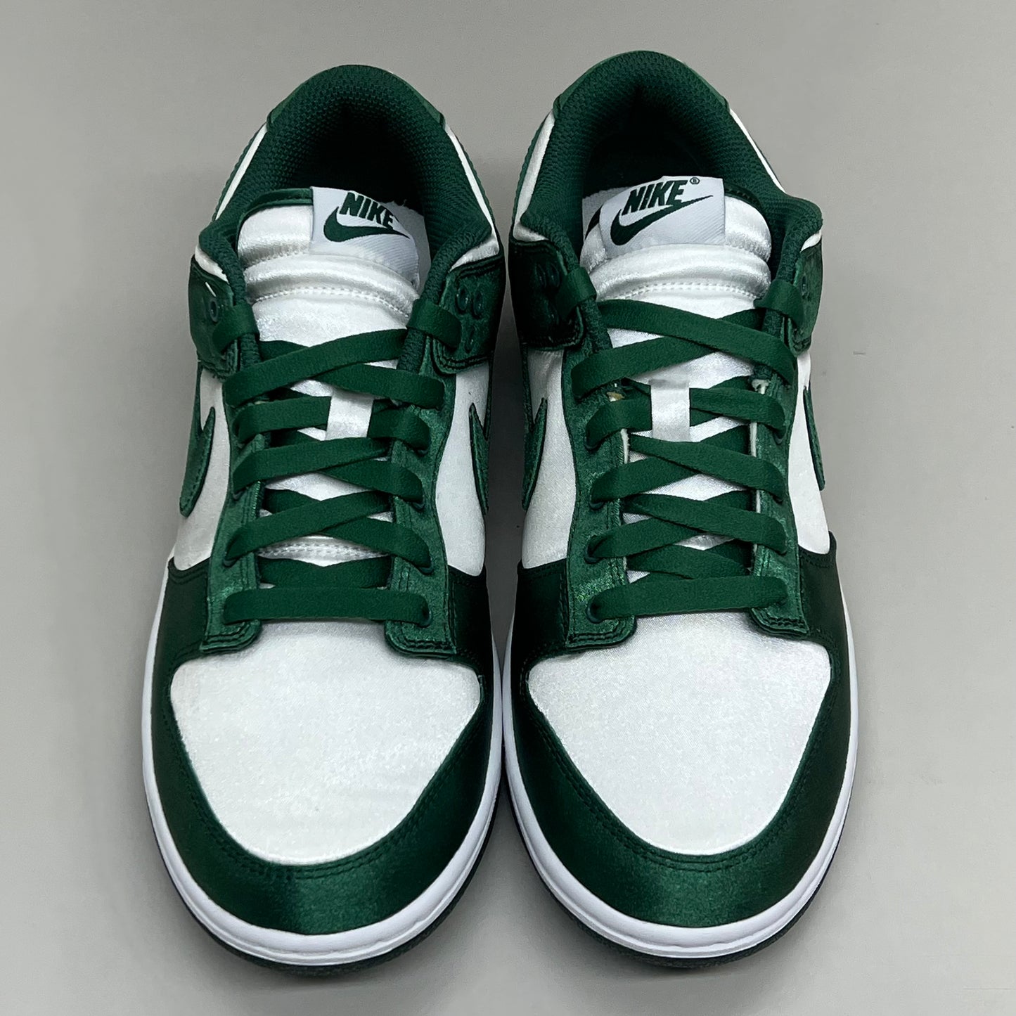 NIKE Dunk Low Satin ESS SNKR Sz Women's 10.5 Men's 9 White/Team Green DX5931100