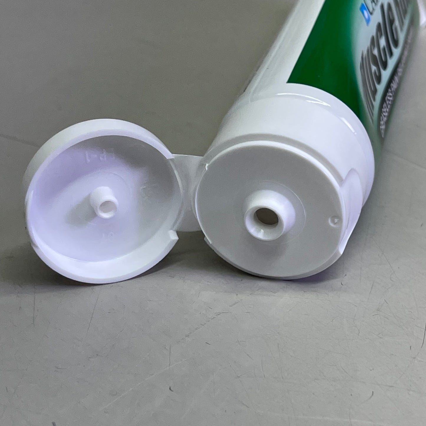 CAREALL (6 PACK) Muscle Rub Greaseless Pain Relieving Cream 3 oz per tube MUS3 BB 02/28