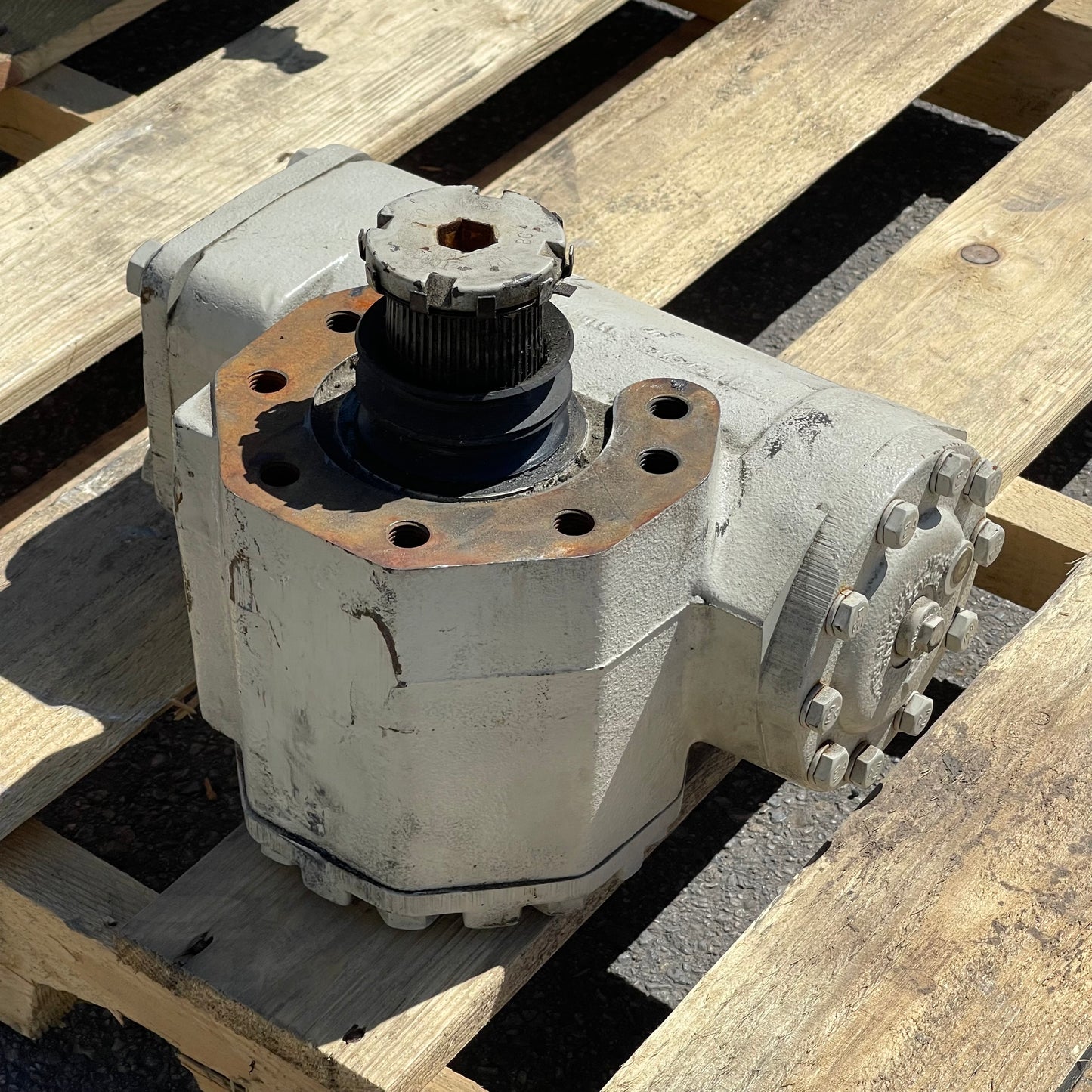 Z@ OSHKOSH Sheppard Hydraulic Steering Gear Box M110SAB2 (Used)