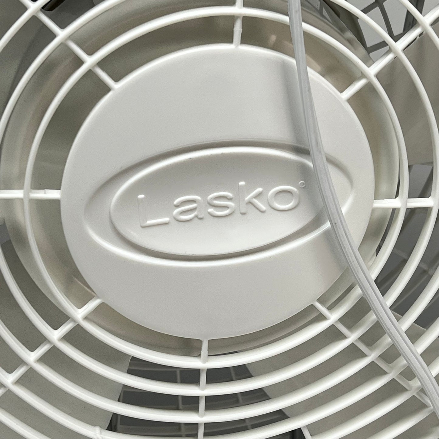 ZA@ LASKO Weather Shield Box Fan High Performance  20" Blade White (Used)