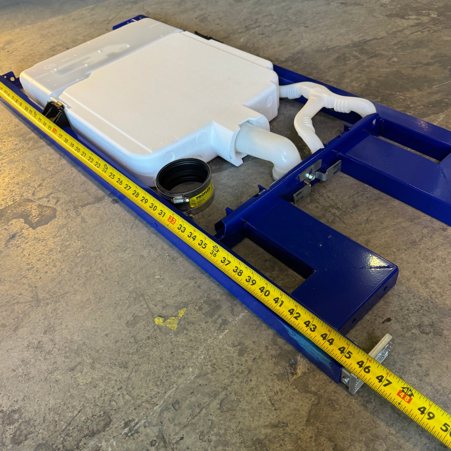 GEBERIT In-Wall Toilet Tank & Carrier System Watersense Sz 46"H x 20"W, Blue 111798001