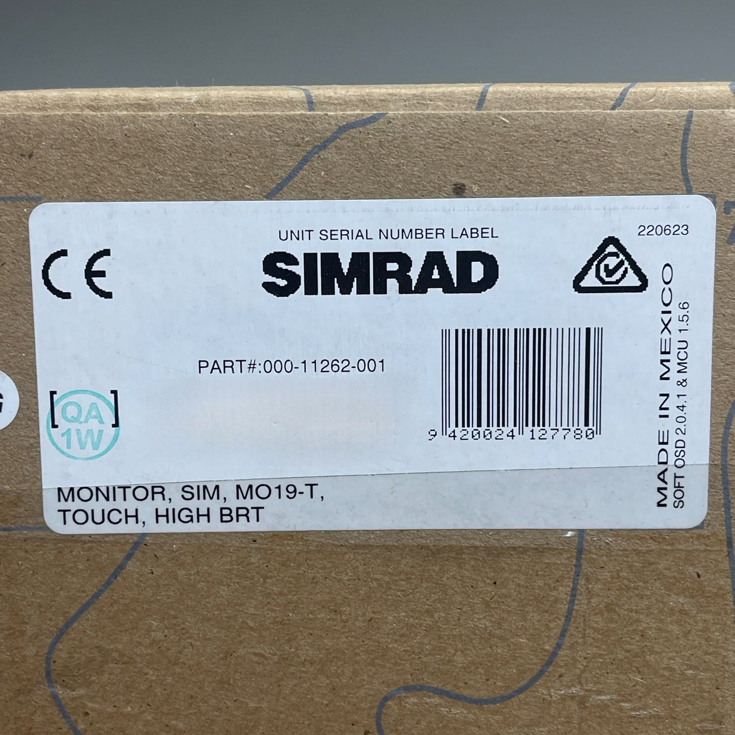 SIMRAD 19" Widescreen Multi-Touch Monitor 16:9 High Bright MO19-T 000-11262-001