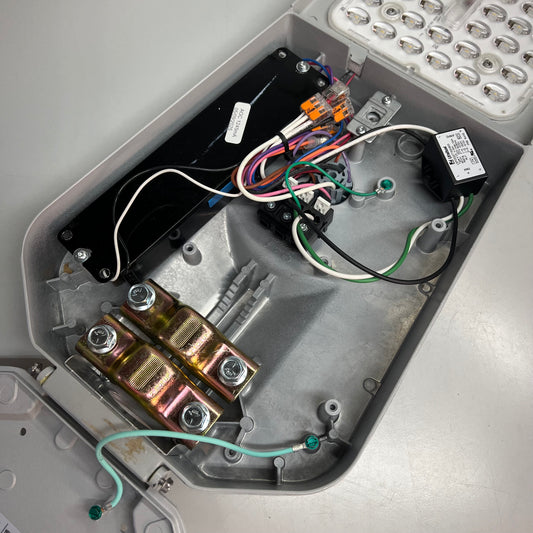 COOPER LIGHTING Archeon Contemporary Series Street Light 160 24000 L 4000 K