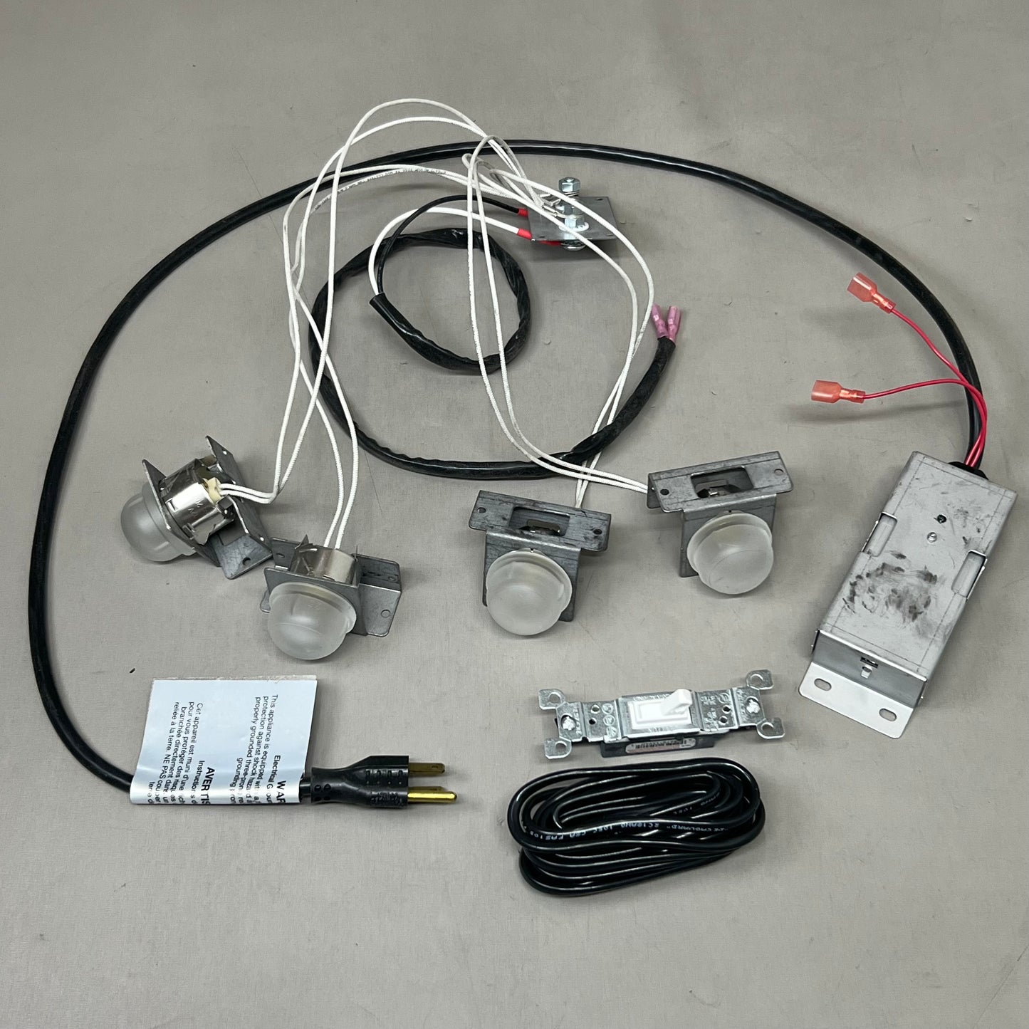 KINGSMAN Four-Lamp Universal Accent Light Kit For ZCVRB60 Glass Media ULK64