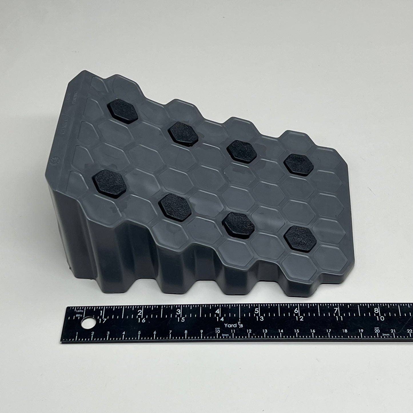 CAMCO Curved Leveler and Chock Rubber Honeycomb Adds up to 4" in Length 44423