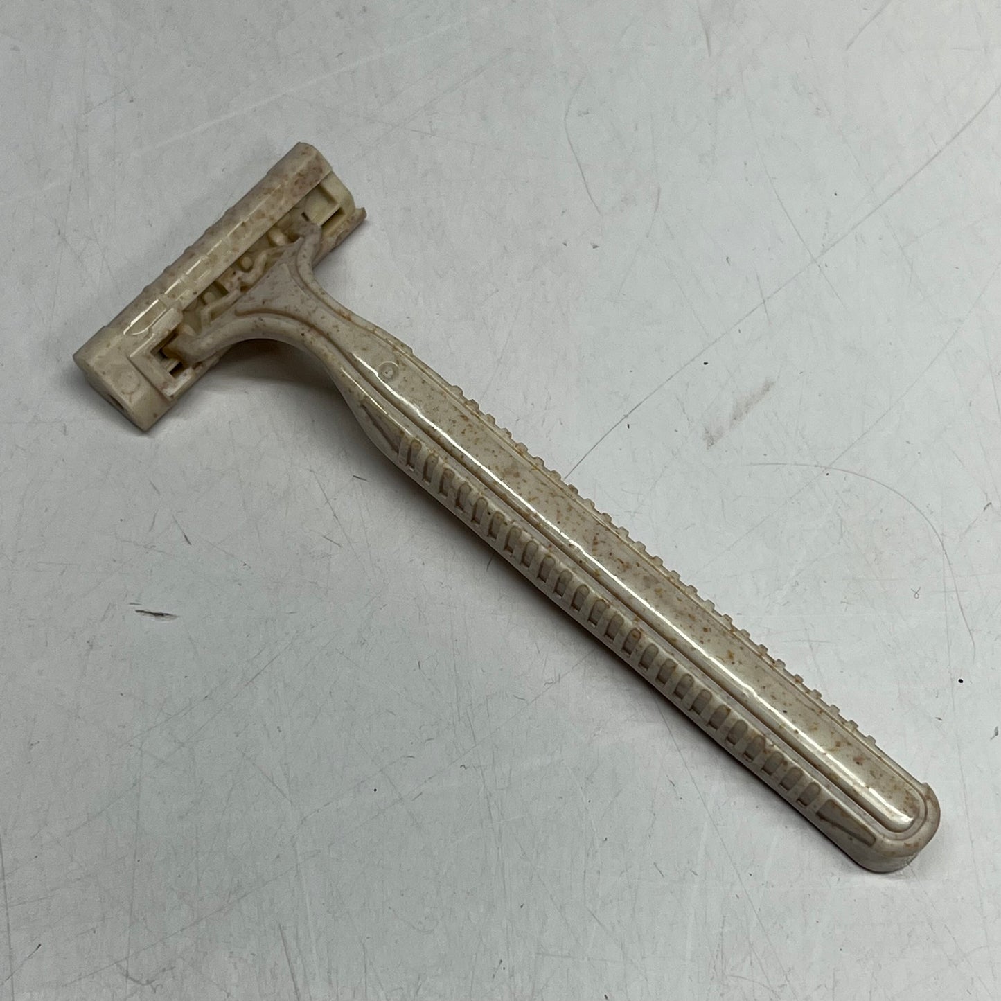 GOOD EARTH (2 PACK, 10 EACH) Disposable Razors All Hair Types 2 Blade Clay/Tan