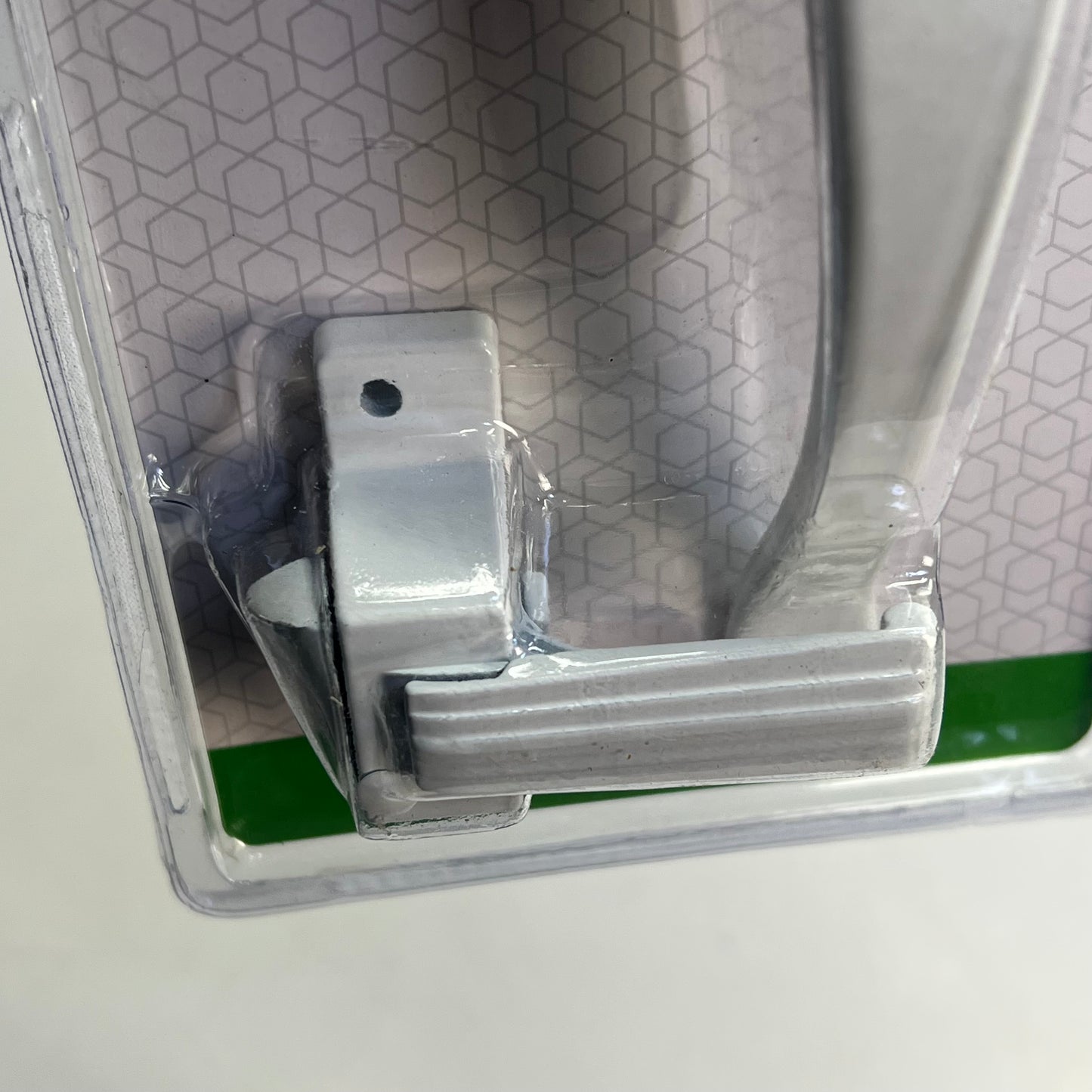 NATIONAL HARDWARE  Zinc Die-Cast Lift Lever Latch Anti Lock-Out White N100-035
