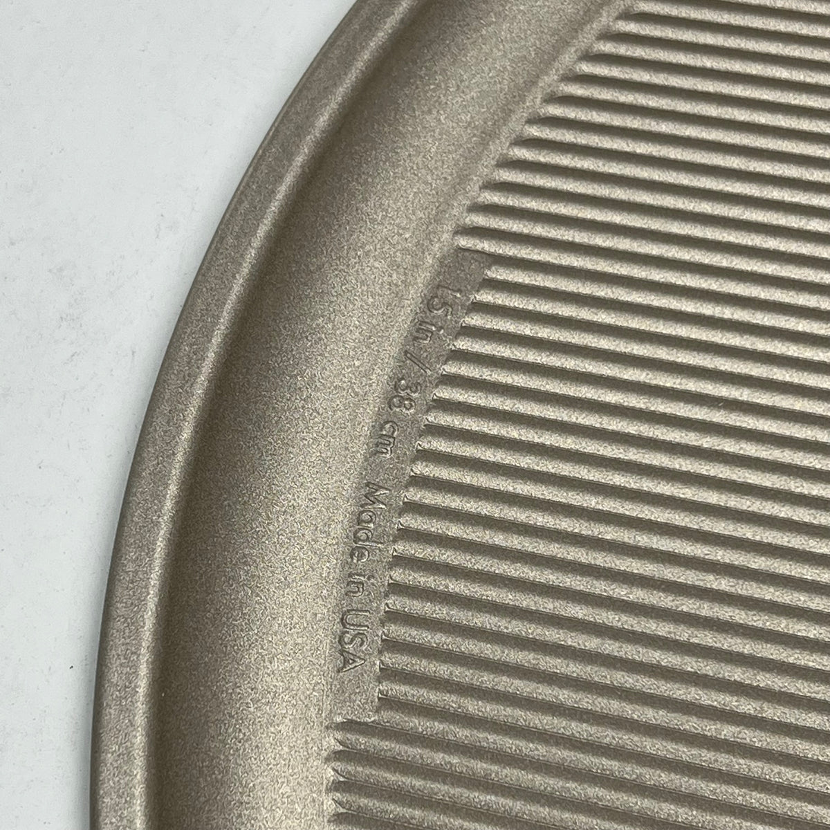 OXO Non-stick Pro Pizza Pan Heavy Gauge Aluminized Steel 15" Metallic Taupe