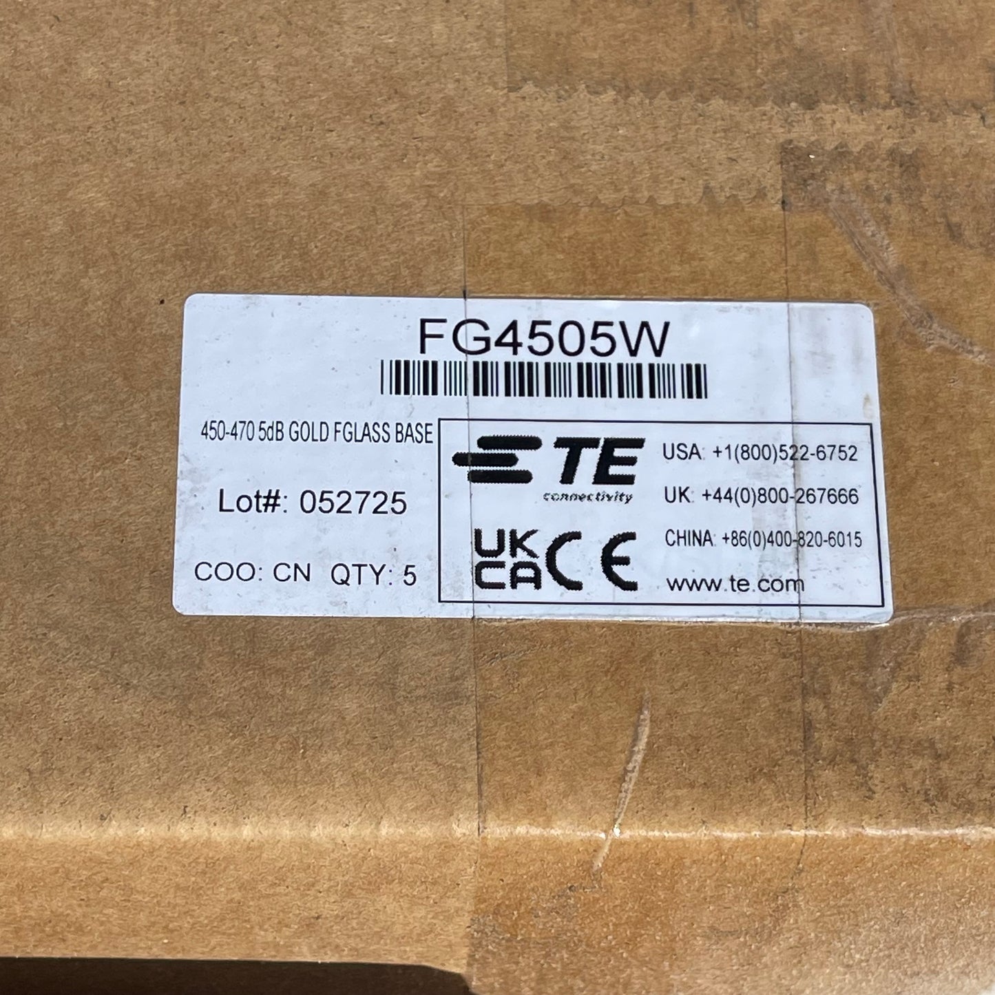 Z@ TE CONNECTIVITY Fiberglass UHF Antenna 80"x1.5" White & Gold FG4505W (New)