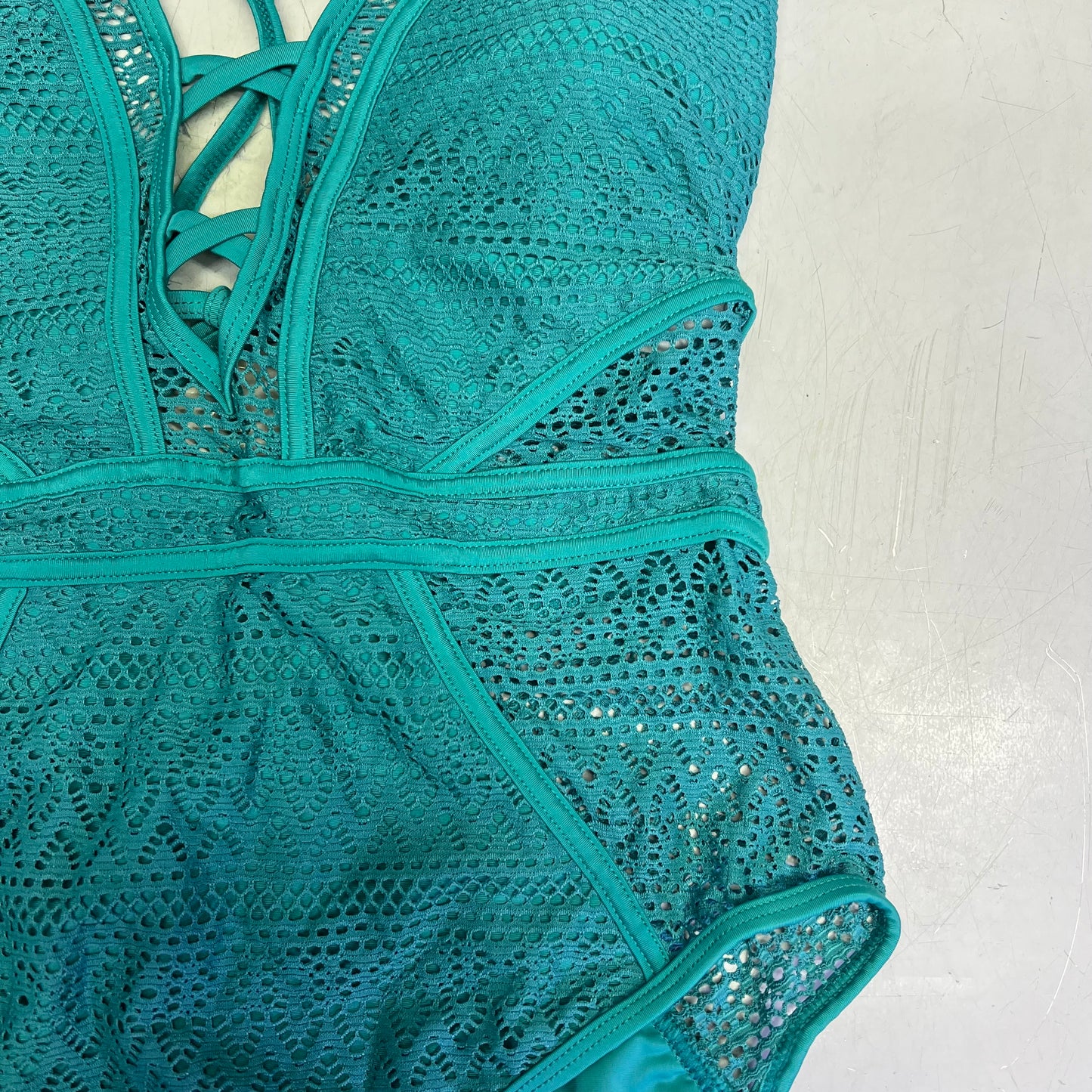 CHARMO Solid Cross Plunge Crochet One Piece Swimsuit Women's Sz M Aqua Blue
