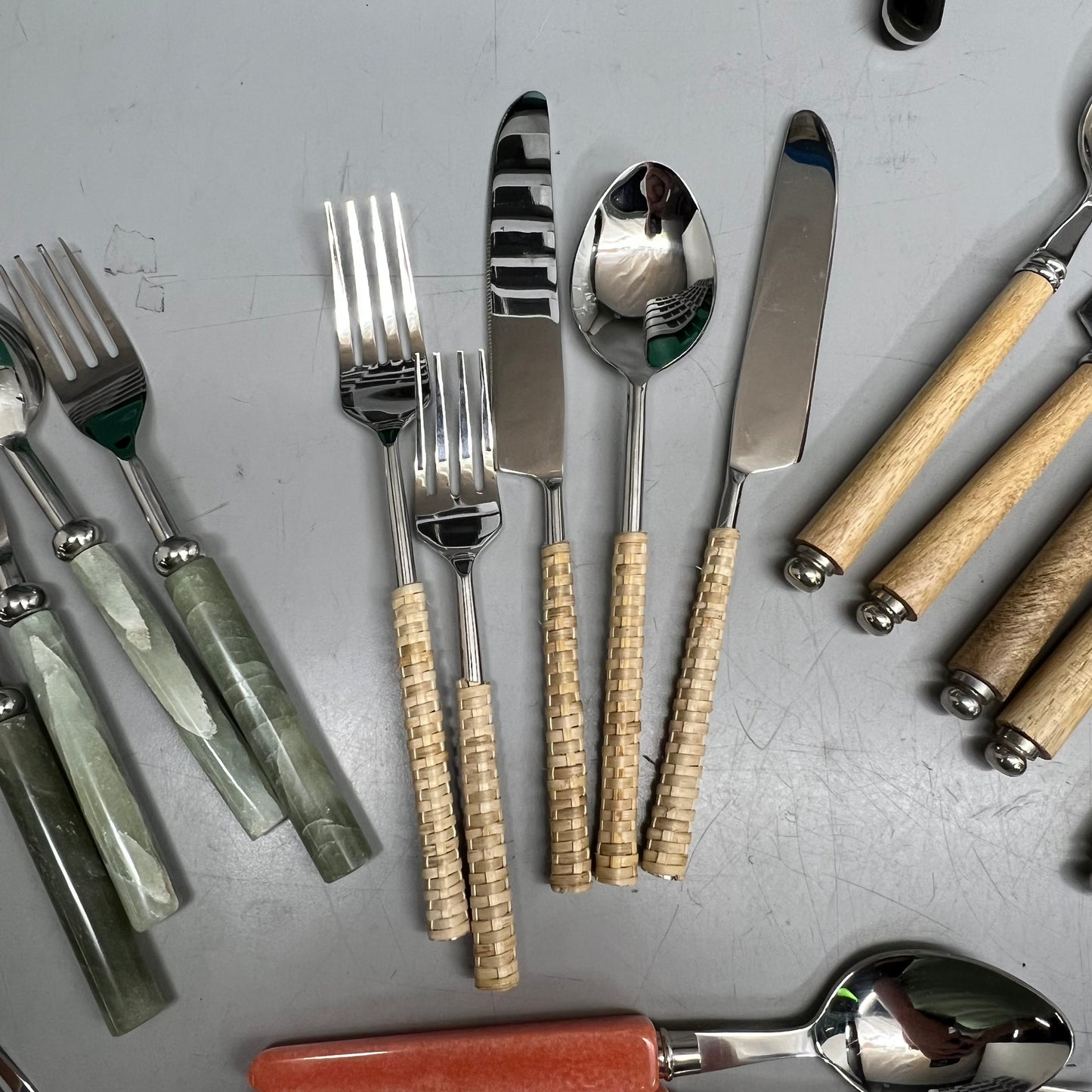 ZA@ PAYWUT Assorted Cutlery, Wine Glasses, and Commercial Dishwasher Rack