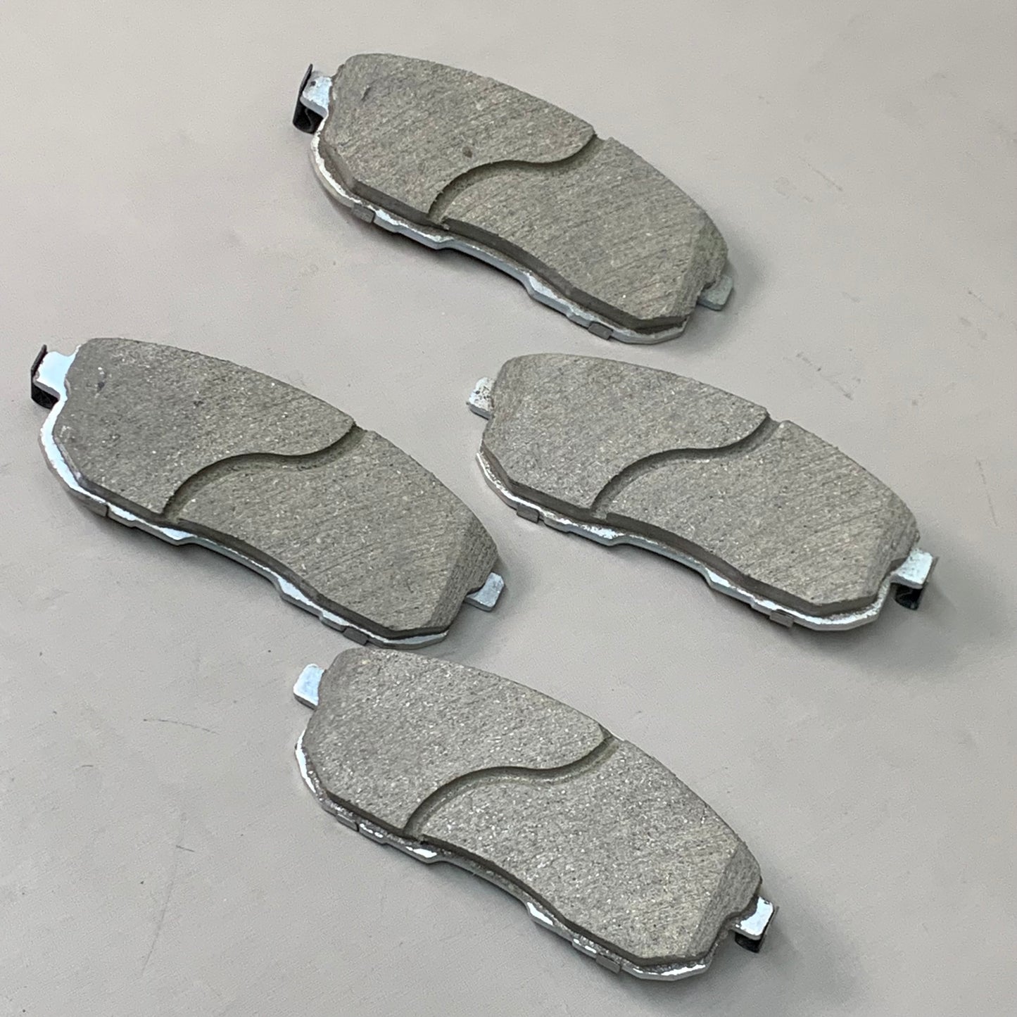 WAGNER OEx Premium Ceramic Disc Brake Pad Set 6" x 2" Grey OEX815D