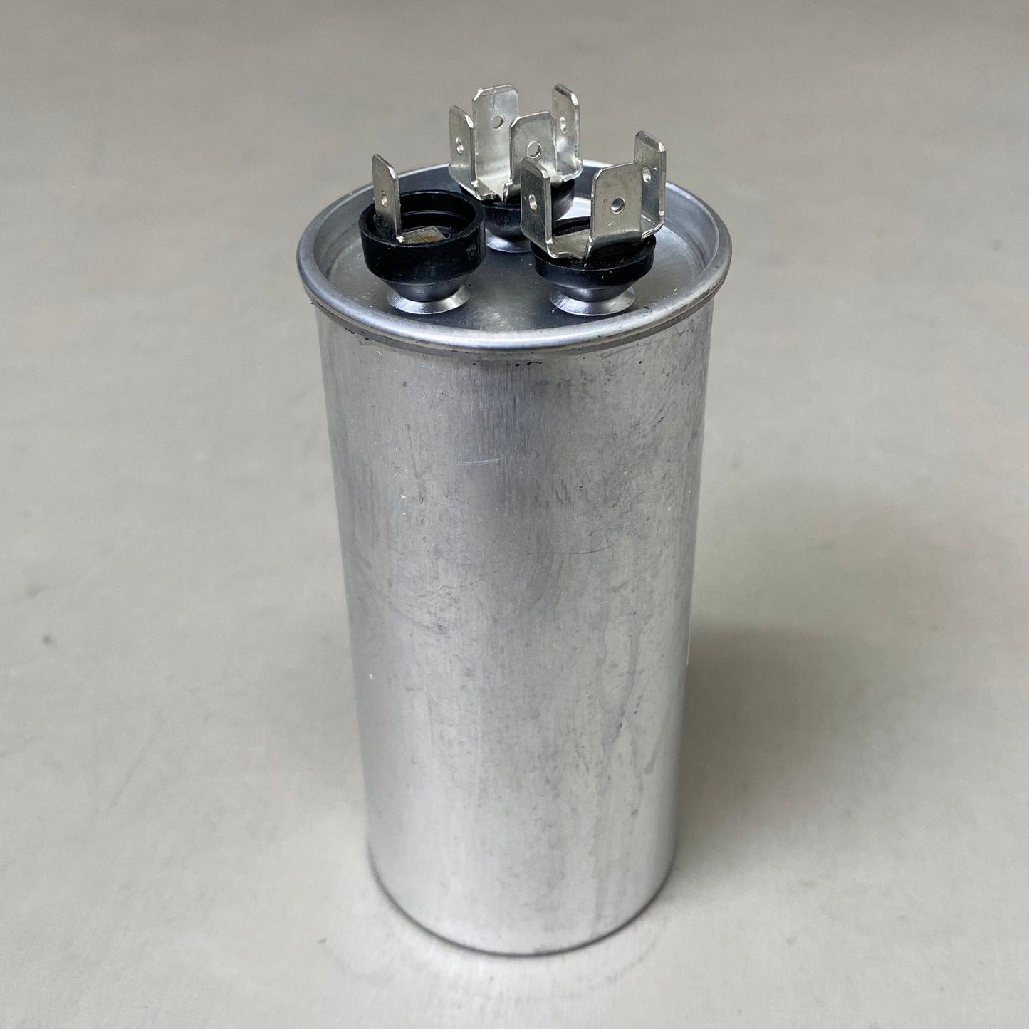 TITAN PRO Motor Run Capacitor 4.8"x2.2" Grey TRCFD355
