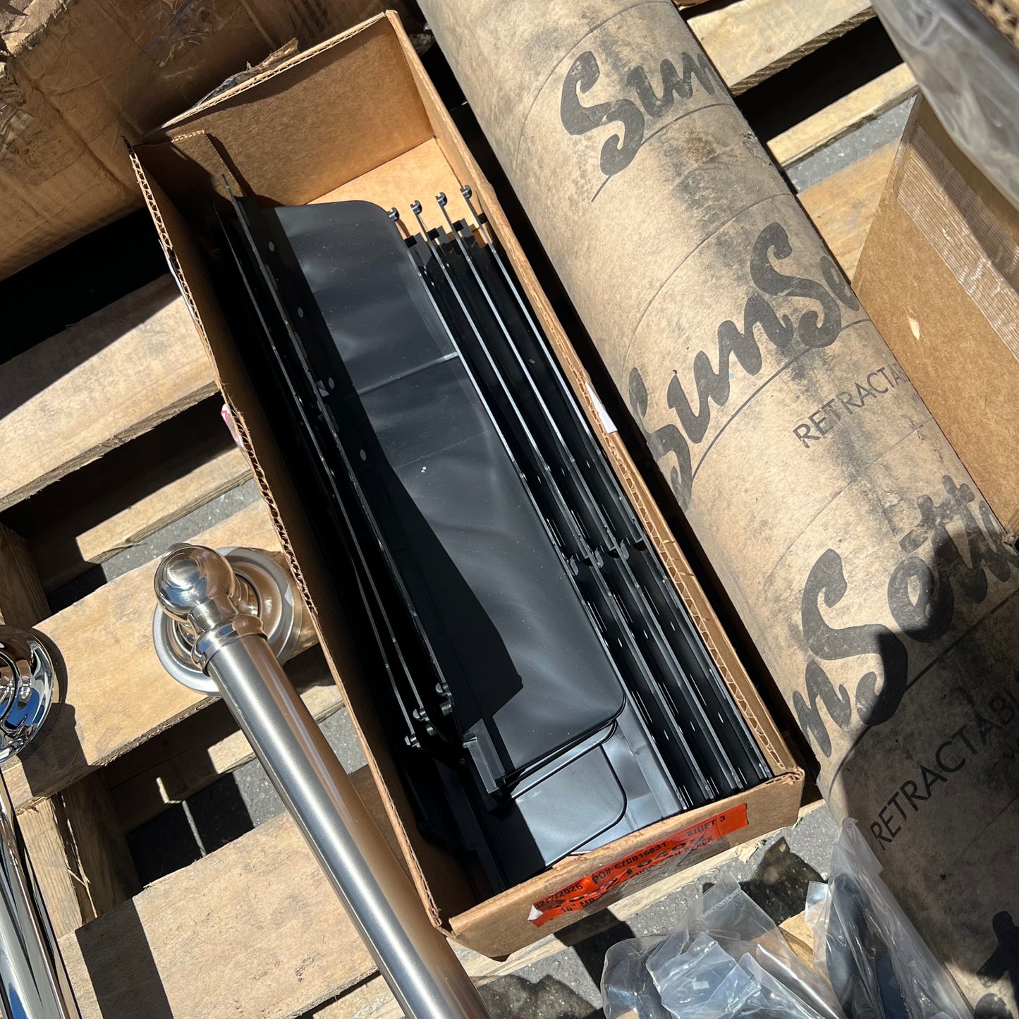 ZA@ Pallet of MIXED Sunsetter Awning Hardware, Nuts & Bolts, Towel Bars, Heavy Machinery & More
