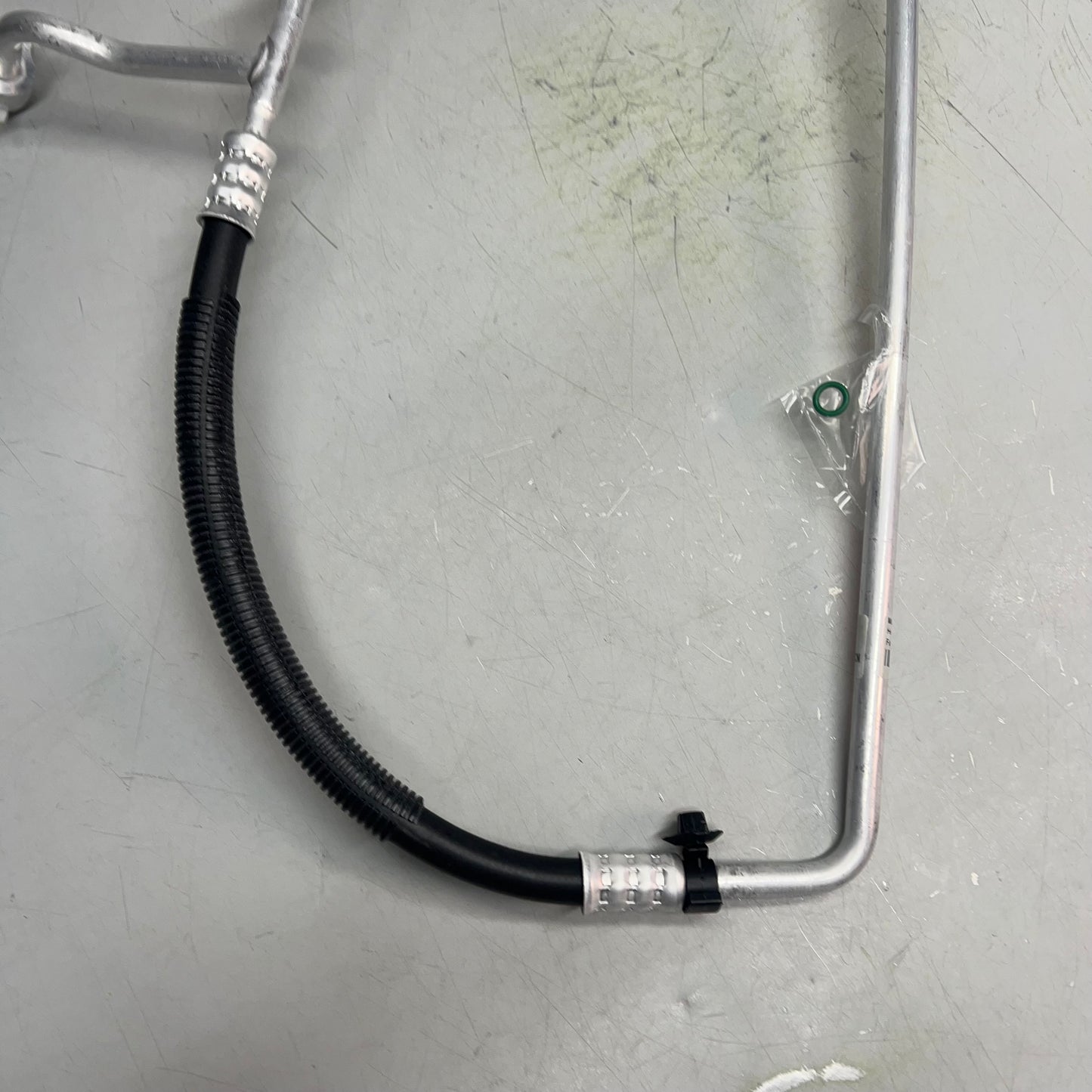 FOUR SEASONS A/C Refrigerant Hose Assembly For Ford Vehicle Models 55888