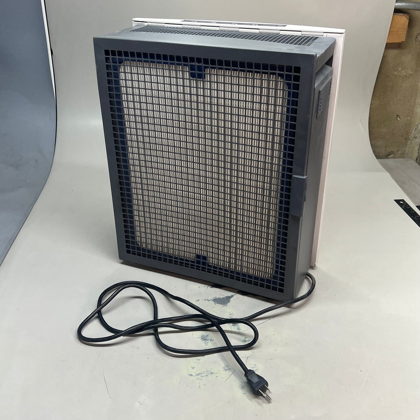 BLUE AIR Classic Air Purifier W/ Filter 280i For Small/Medium Rooms (Damaged)