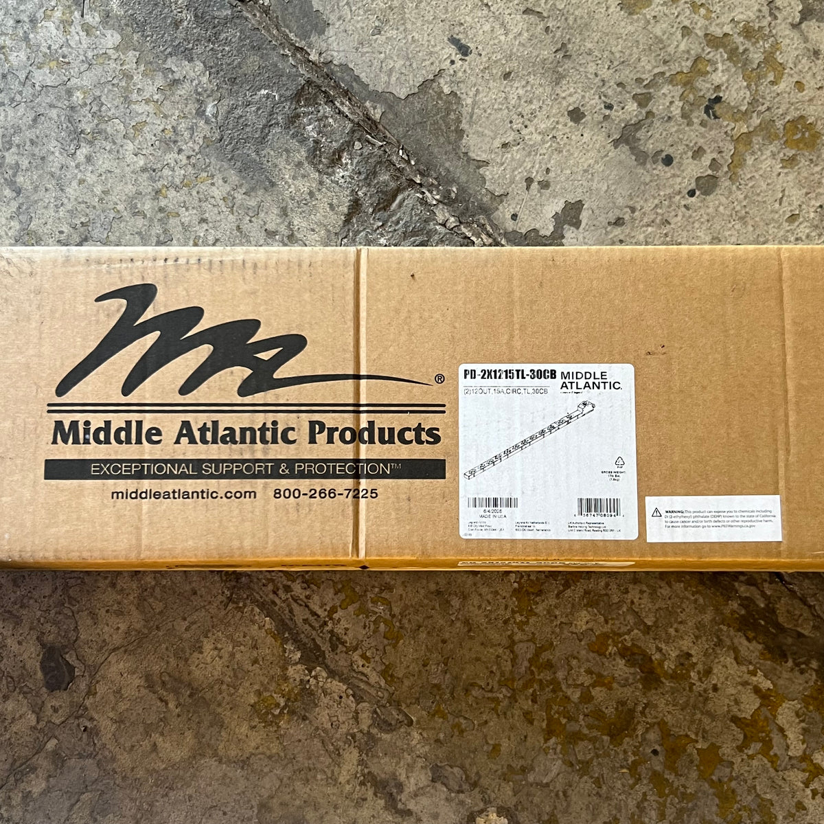 MIDDLE ATLANTIC Vertical Power Distribution PDU 24-Outlet 15A - Black PD-2X1215TL-30CB