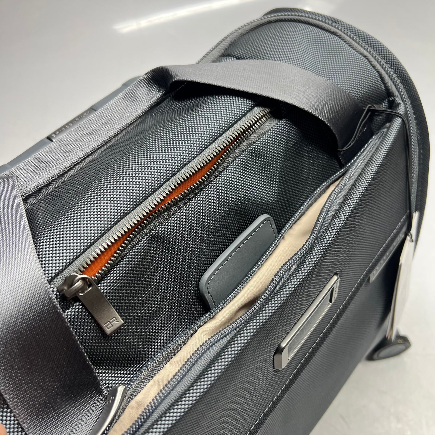 BRIGGS & RILEY Cabin Spinner Suit Case Smart Packing 14x14x8" Grey BLU116SP-10