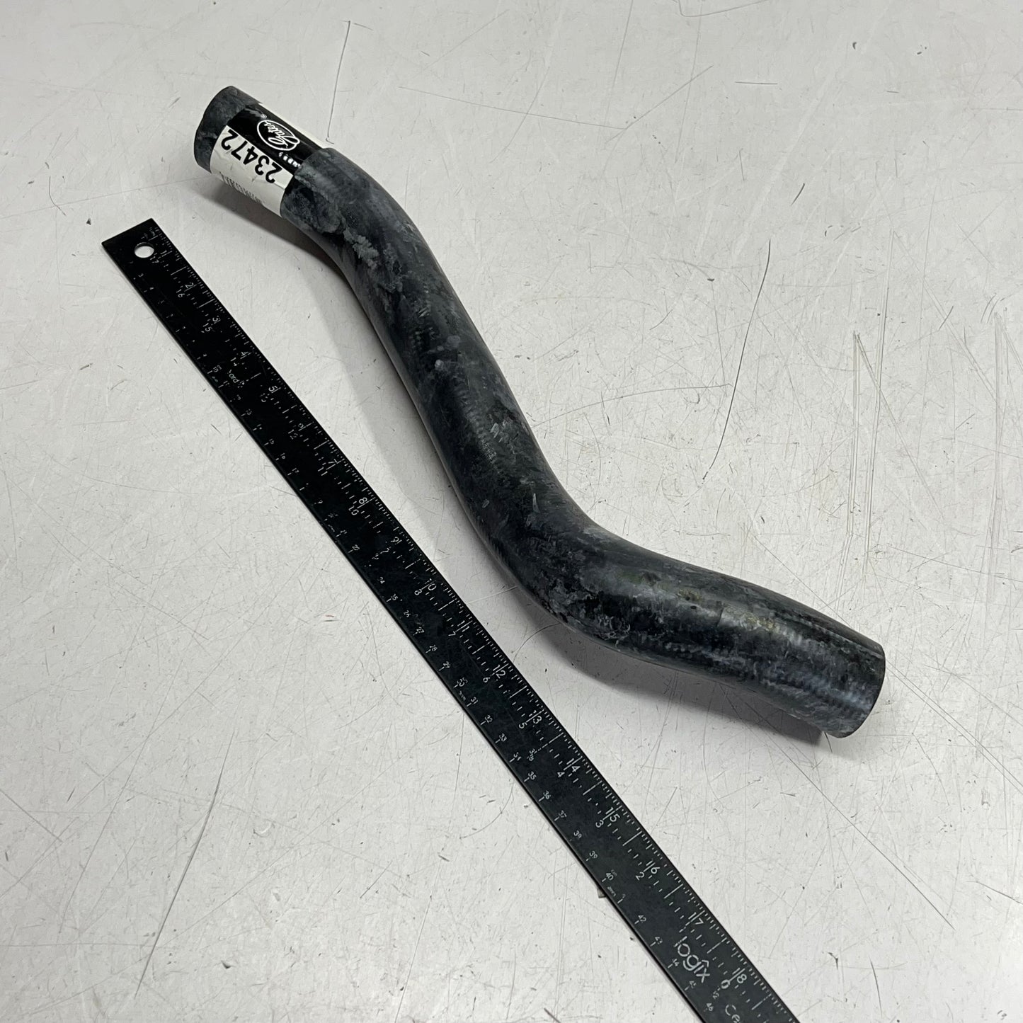 GATES Coolant Hose for Chevrolet, Pontiac & Saturn  17-5/16" L Black 23472