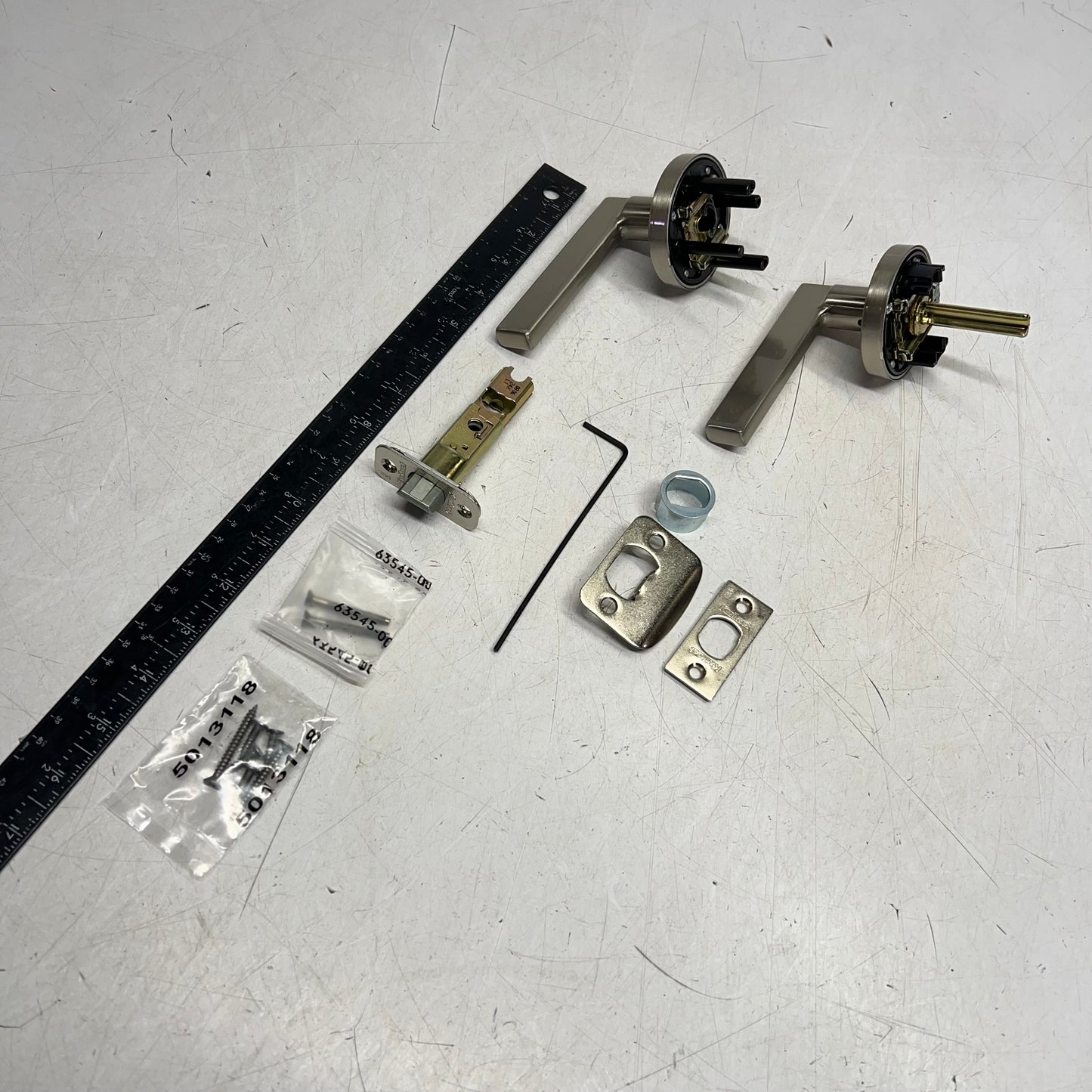 KWIKSET Halifax Privacy Bed/bath Handle Door Levers Satin Nickel 97300-970