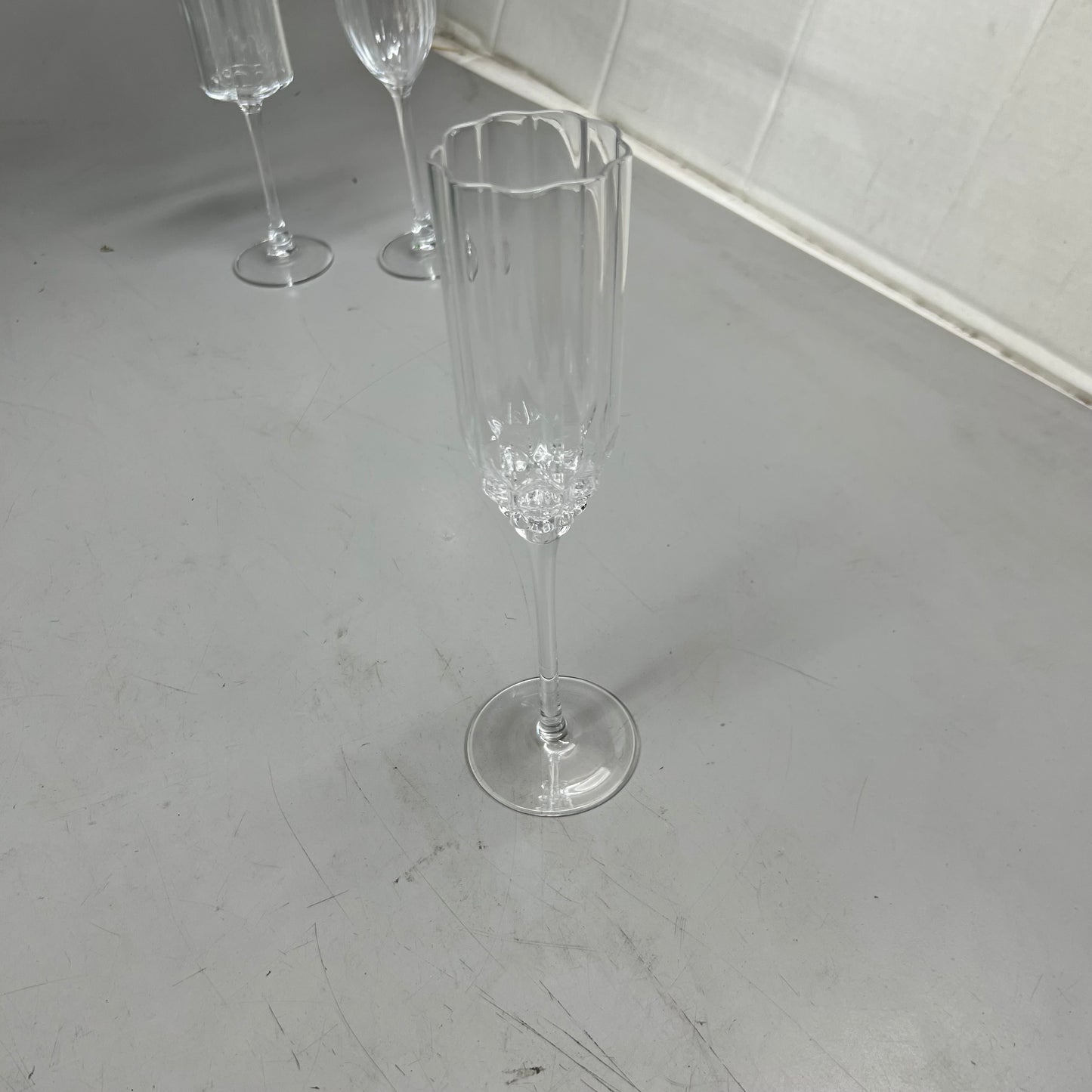 ZA@ PAYWUT Assorted Cutlery, Wine Glasses, and Commercial Dishwasher Rack