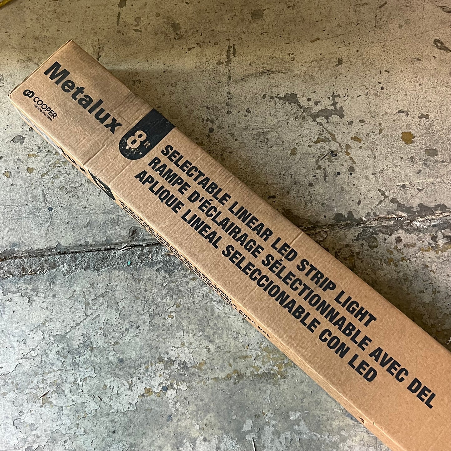 Metalux 8’ LED Strip Light 11100 Lumens 8SLSTPSLC-UNV Selectable