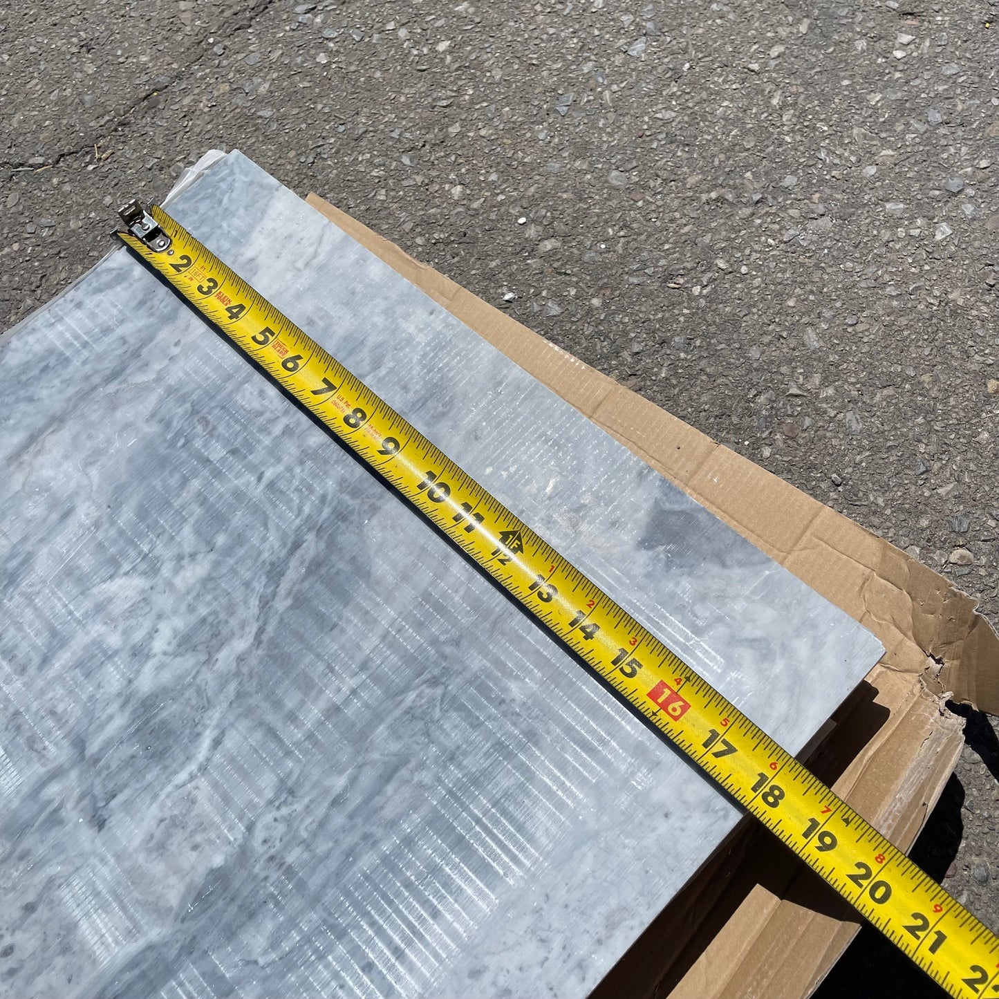 ZA@ Pallet of RIAD Casablanca Carrara & Bardiglio Grey Tiles 18"x18" (Some Broken, see images)