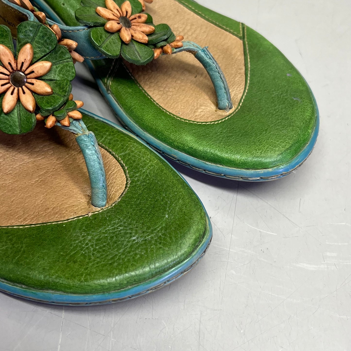 BORN Leather Beaded Flower Sandal W/ Heel Women's Sz 12 Green/Blue (Used)