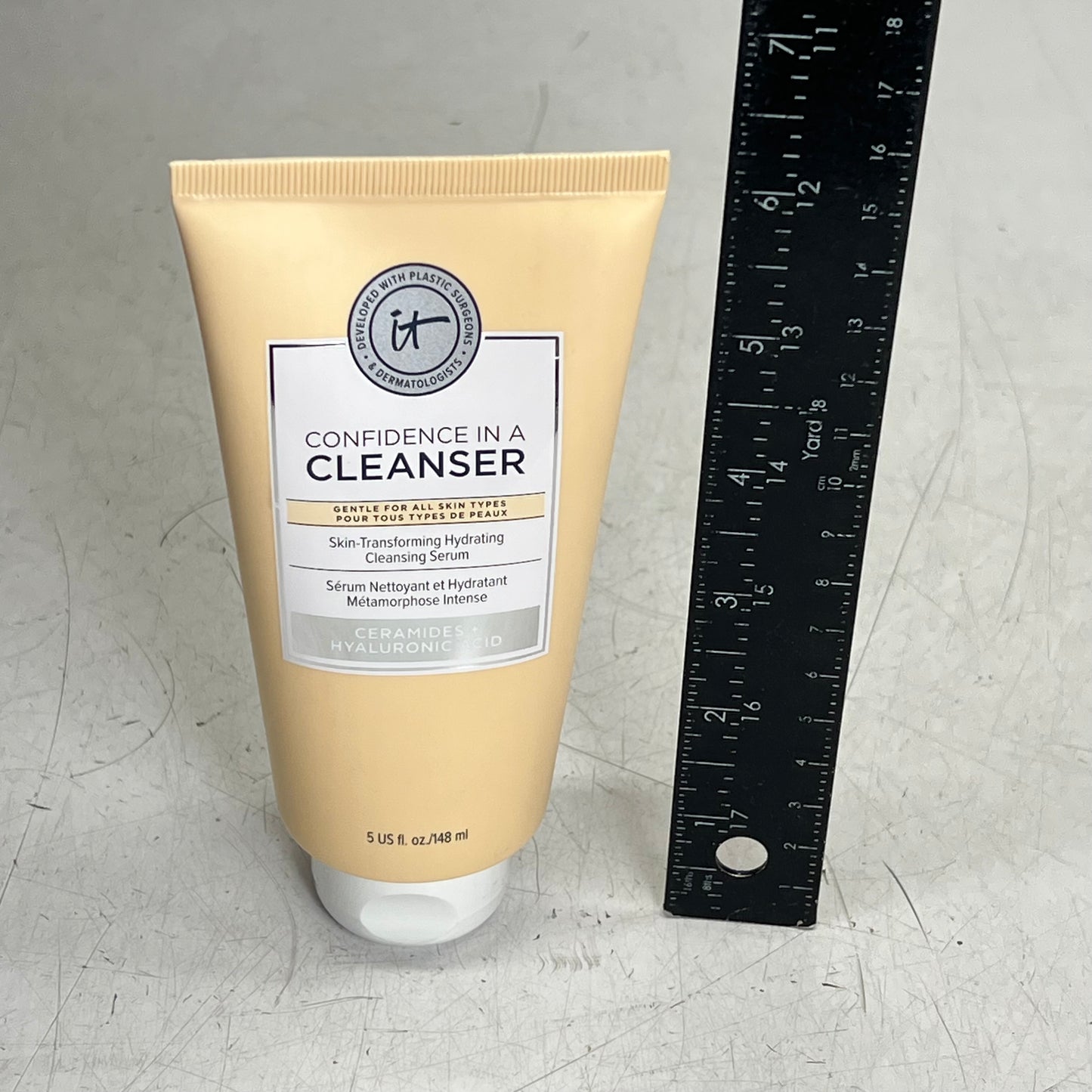 IT COSMETICS Confidence in a Cleanser Ceramides + Hyaluronic Acid 5 us fl oz